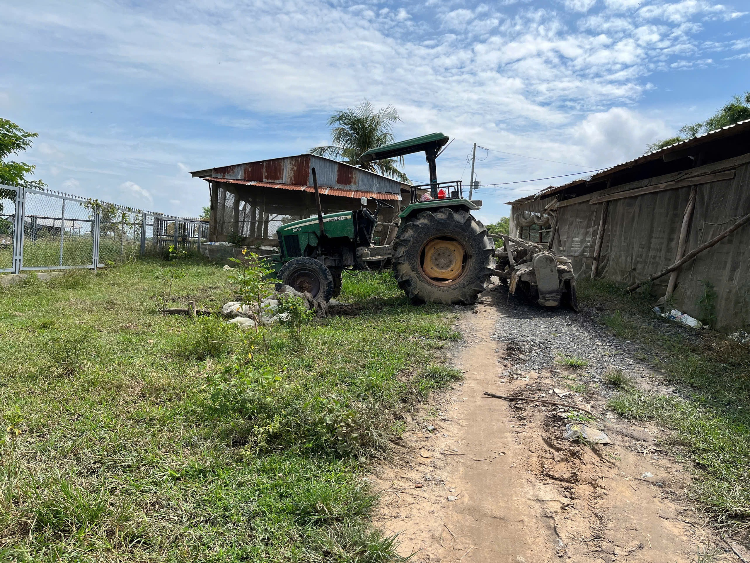 Đồng Tháp người dân cầu cứu vì cản trở thu hoạch lúa tại cánh đồng Côn Ét - Ảnh 1. Đồng Tháp người dân cầu cứu vì cản trở thu hoạch lúa tại cánh đồng Côn Ét - Ảnh 1.