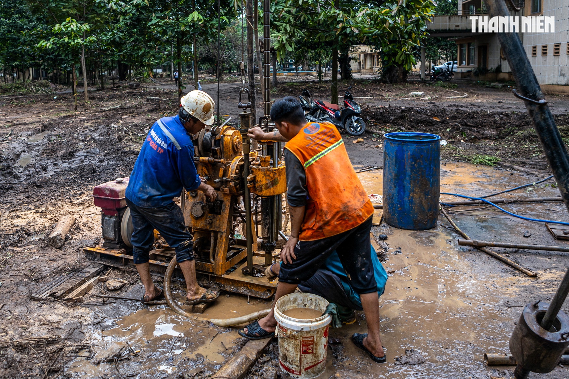 TP.HCM tất bật dọn 'đất vàng' để xây công viên và đài tưởng niệm nạn nhân Covid-19- Ảnh 3. TP.HCM tất bật dọn 'đất vàng' để xây công viên và đài tưởng niệm nạn nhân Covid-19- Ảnh 3.