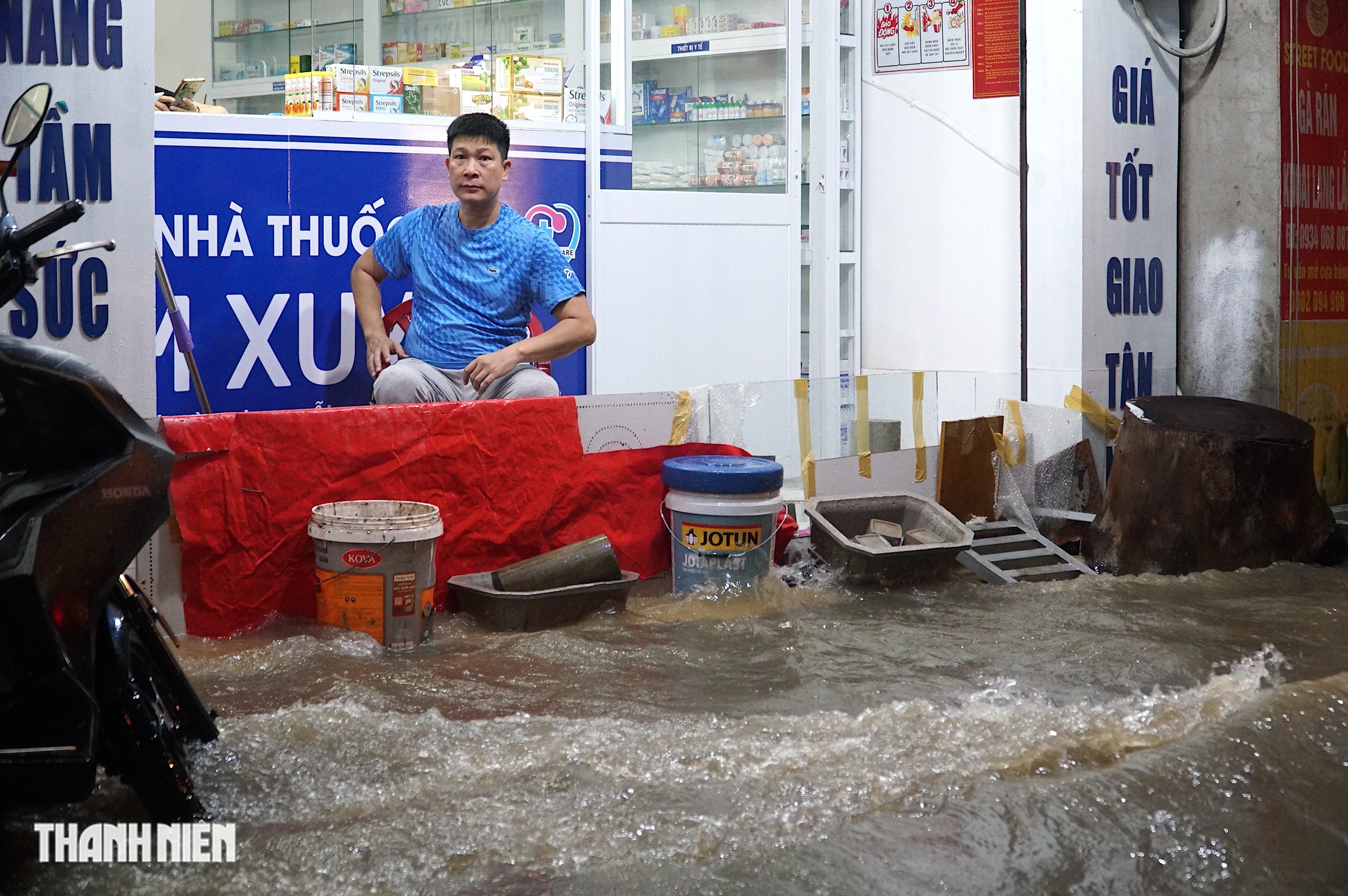 Gần 5 giờ sống cùng triều cường vượt lịch sử ở khu phía nam TP.HCM - Ảnh 3.