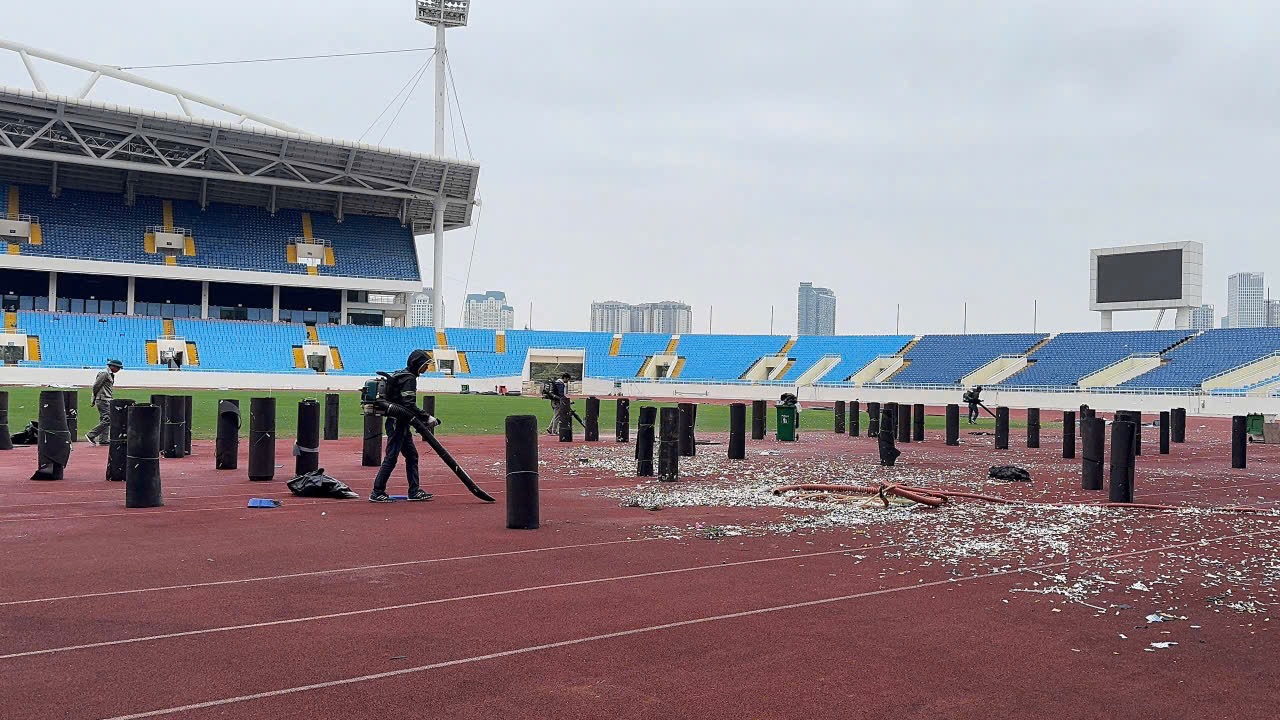 Sân Mỹ Đình không còn lo bị ‘tàn phá’ sau concert ca nhạc, cỏ sẽ không bị chết- Ảnh 1.