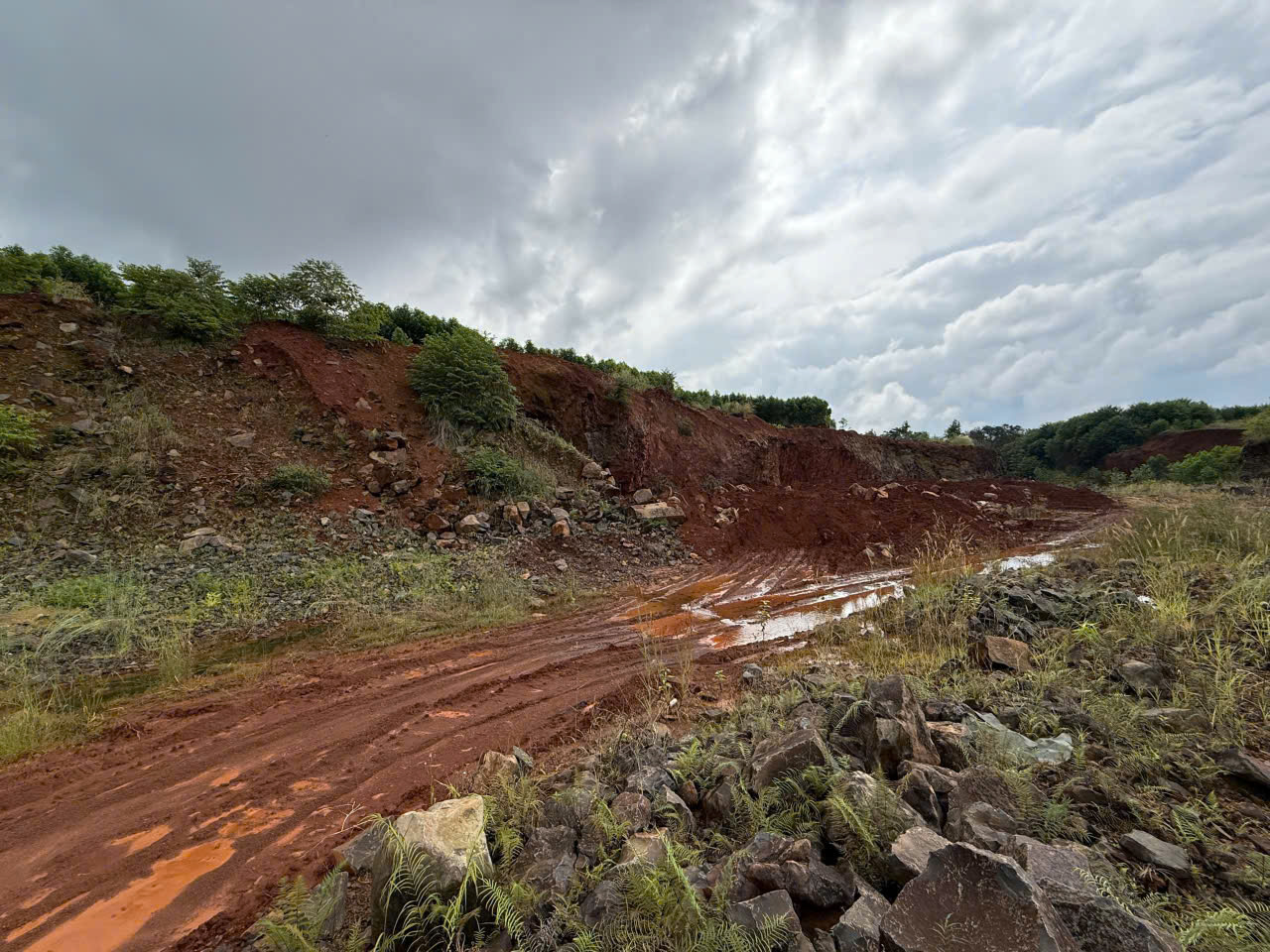 Đồng Nai: Đề nghị xử lý vụ khai thác khoáng sản trái phép tại xã Bom Bo- Ảnh 2. Đồng Nai: Đề nghị xử lý vụ khai thác khoáng sản trái phép tại xã Bom Bo- Ảnh 2.