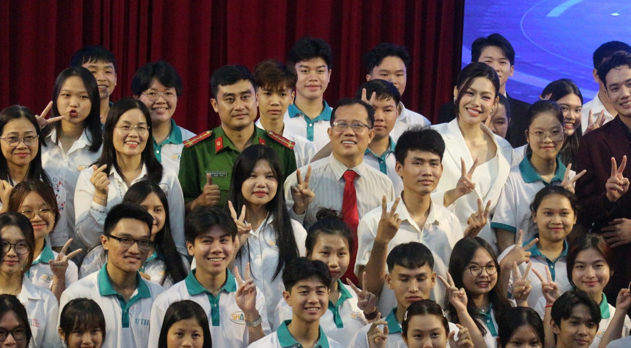 Chỉ vì câu nói 'cho em làm quen nha', chàng trai bị lừa sang Campuchia- Ảnh 3. Chỉ vì câu nói 'cho em làm quen nha', chàng trai bị lừa sang Campuchia- Ảnh 3.