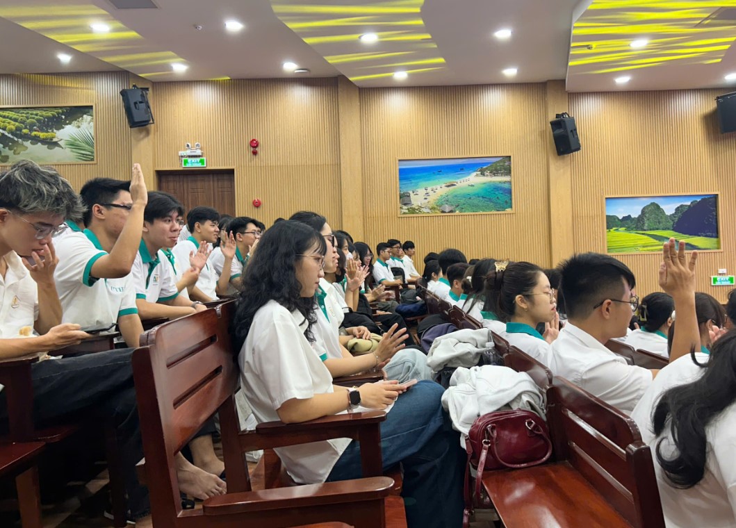 Chỉ vì câu nói 'cho em làm quen nha', chàng trai bị lừa sang Campuchia- Ảnh 4. Chỉ vì câu nói 'cho em làm quen nha', chàng trai bị lừa sang Campuchia- Ảnh 4.