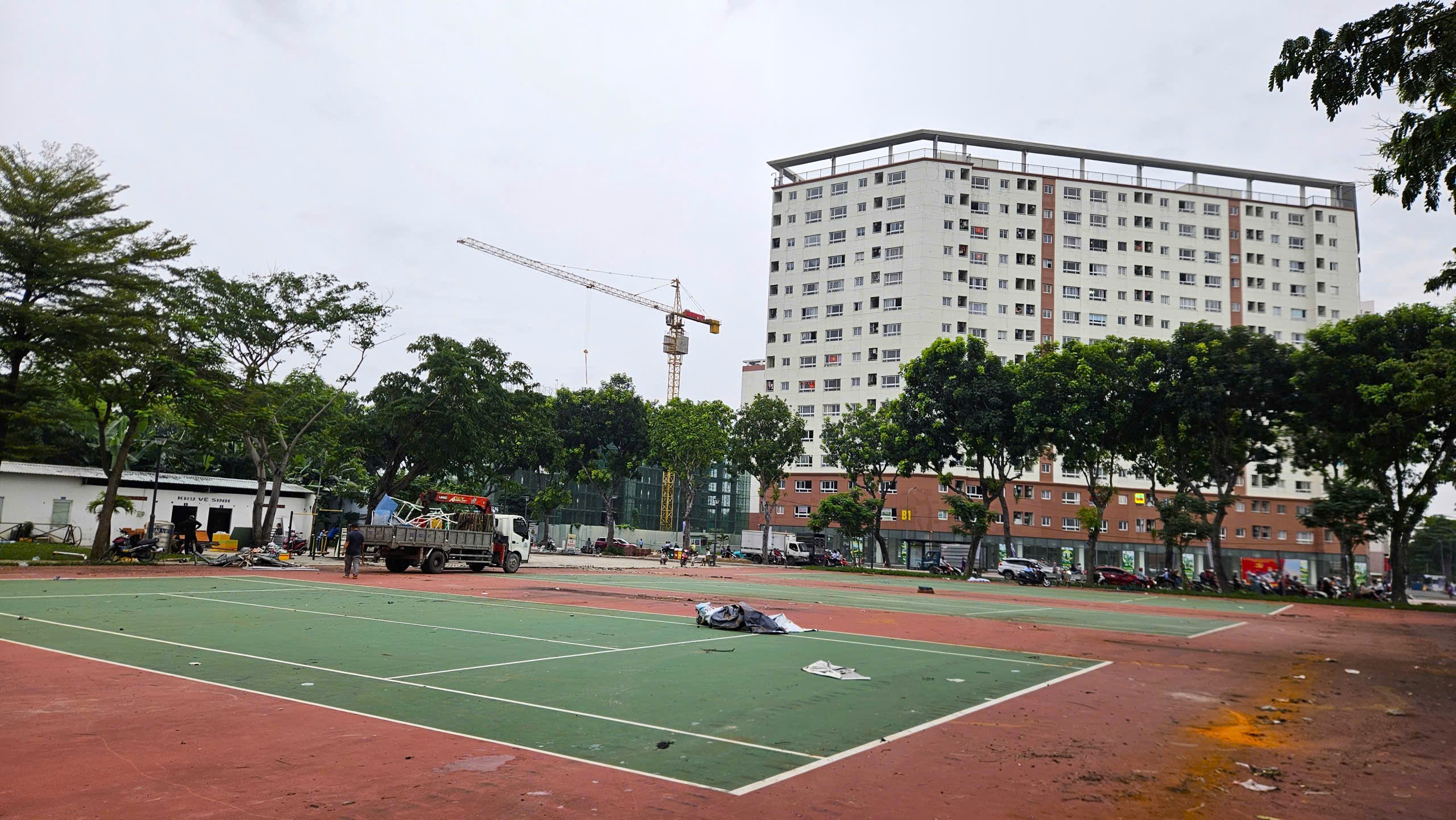 TP.HCM: Phường Bình Tân tháo dỡ sân tennis 2.800 m2 để làm nơi sinh hoạt cộng đồng- Ảnh 3.