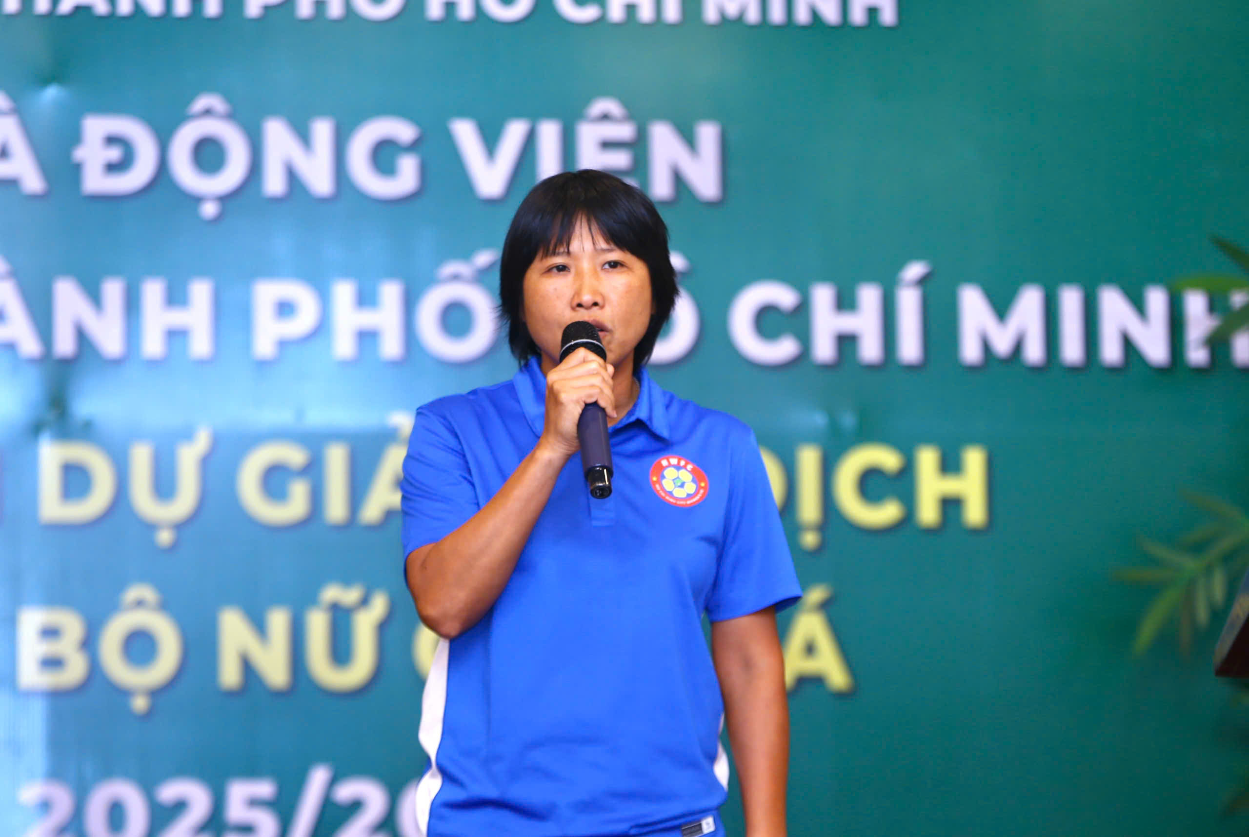 ສະໂມສອນແມ່ຍິງນະຄອນໂຮ່ຈີມິນເຕົ້າໂຮມກັບ 'ວິລະຊົນບານເຕະໂລກ' ເພື່ອຍາດໄດ້ໄຊຊະນະໃນການແຂ່ງຂັນເຕະບານຍິງອາຊີ C1 - ຮູບທີ 4. CLB nữ TP.HCM tái hợp 'người hùng World Cup', quyết thắng ở Cúp C1 nữ châu Á- Ảnh 4.