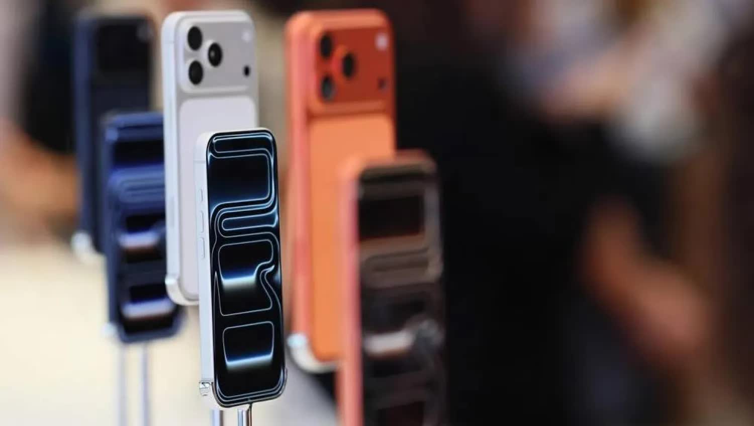 Khi Apple xem iPhone 17 256 GB chỉ là 'mồi câu' thu về 200 USD - Ảnh 1.