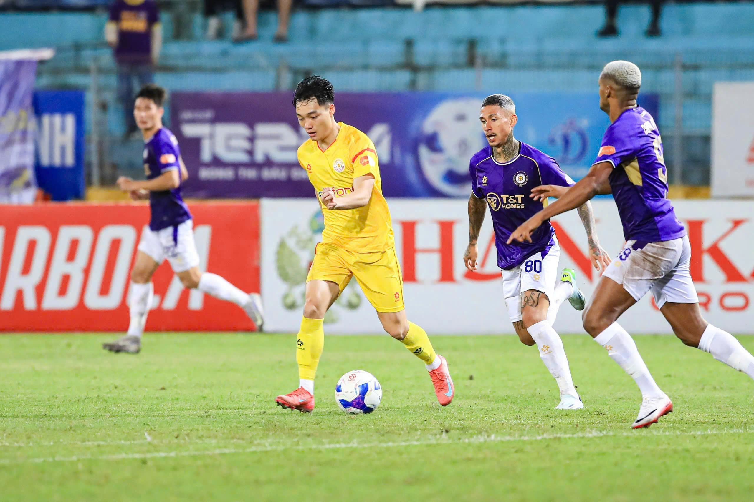 Lịch thi đấu V-League hôm nay: Tân binh nếm trải sự khốc liệt, HLV Popov thừa thắng xông lên- Ảnh 3. Lịch thi đấu V-League hôm nay: Tân binh nếm trải sự khốc liệt, HLV Popov thừa thắng xông lên- Ảnh 3.