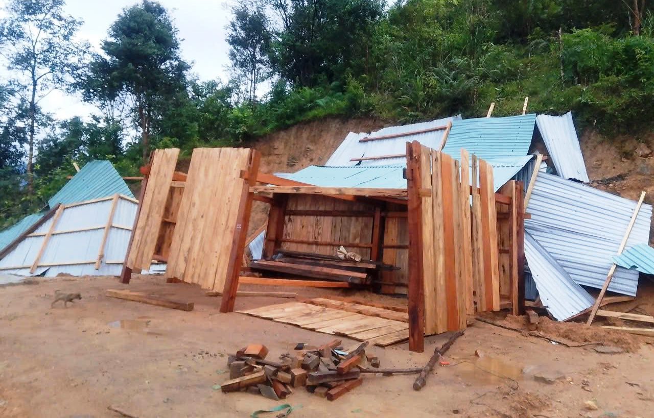 "Lốc xoáy quét chỉ mấy giây mà mọi thứ tan hoang' - Ảnh 5.