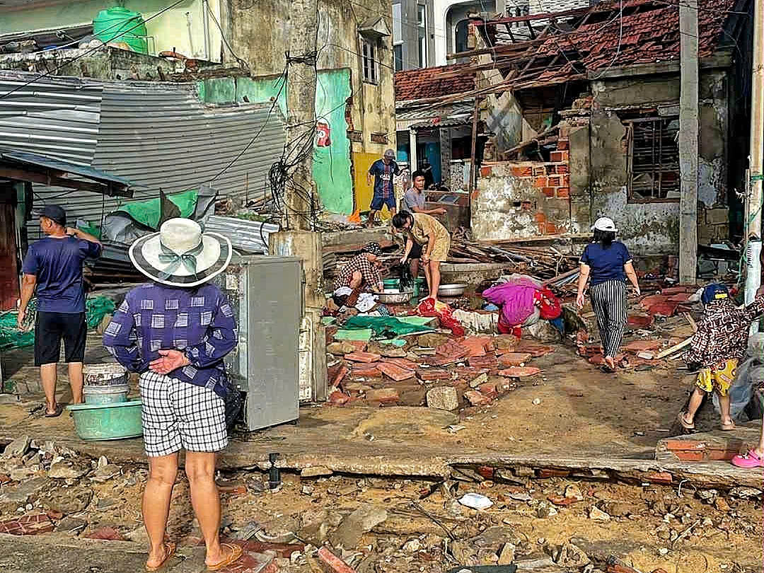 Gia Lai: Hơn 3.500 nhà dân bị sập, tốc mái do bão Kalmaegi - Ảnh 6.