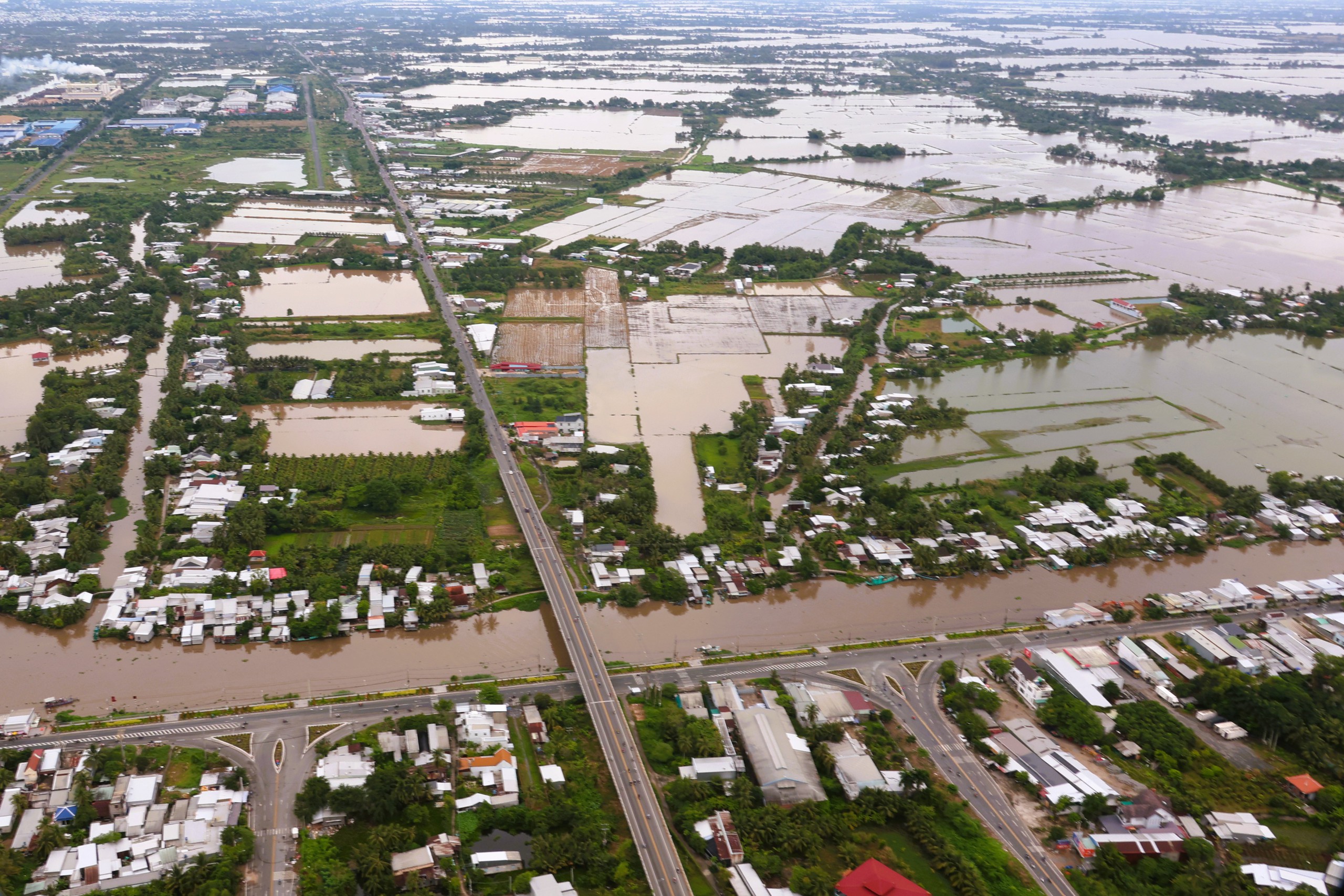 Phường Rạch Giá đông dân nhất cả nước, nhìn từ trực thăng quân sự- Ảnh 13. Phường Rạch Giá đông dân nhất cả nước, nhìn từ trực thăng quân sự- Ảnh 13.