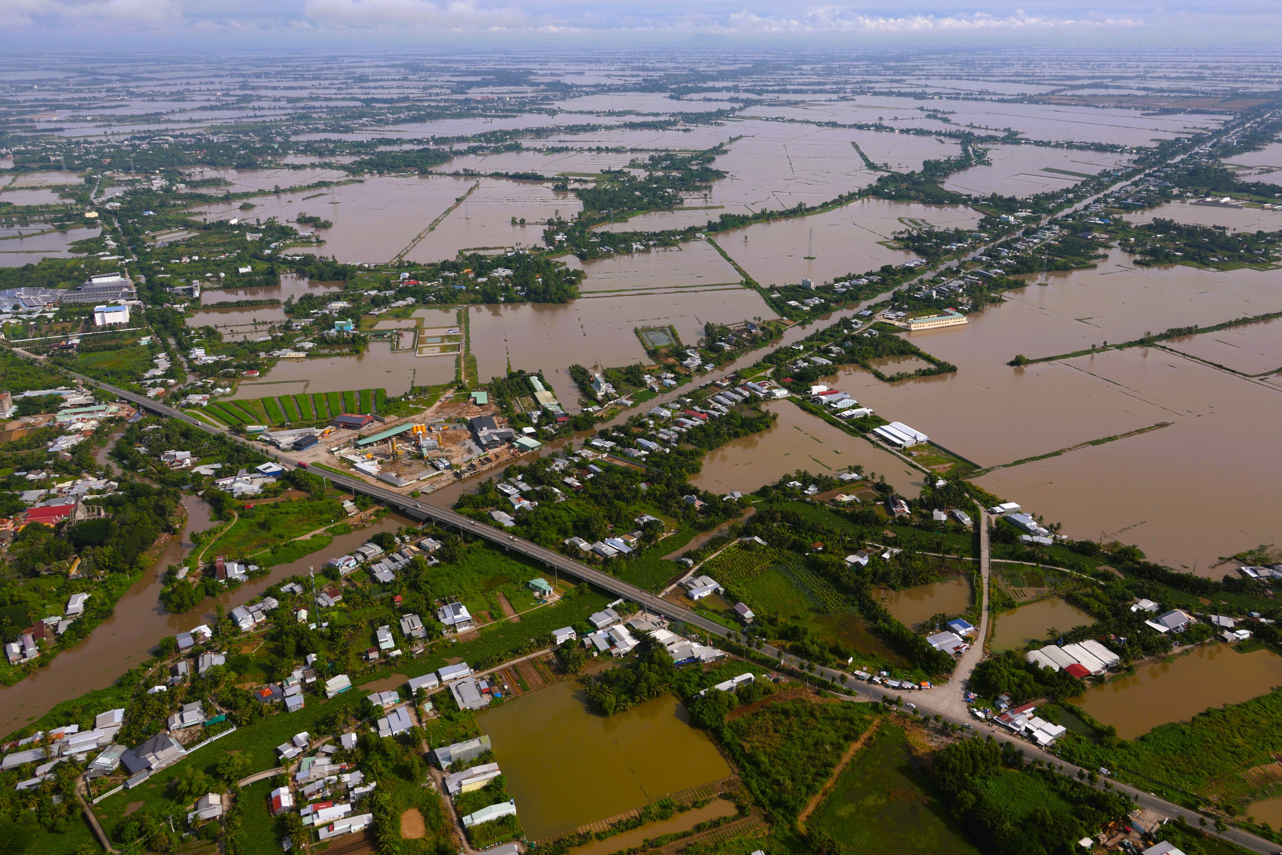 Phường Rạch Giá đông dân nhất cả nước, nhìn từ trực thăng quân sự- Ảnh 14. Phường Rạch Giá đông dân nhất cả nước, nhìn từ trực thăng quân sự- Ảnh 14.