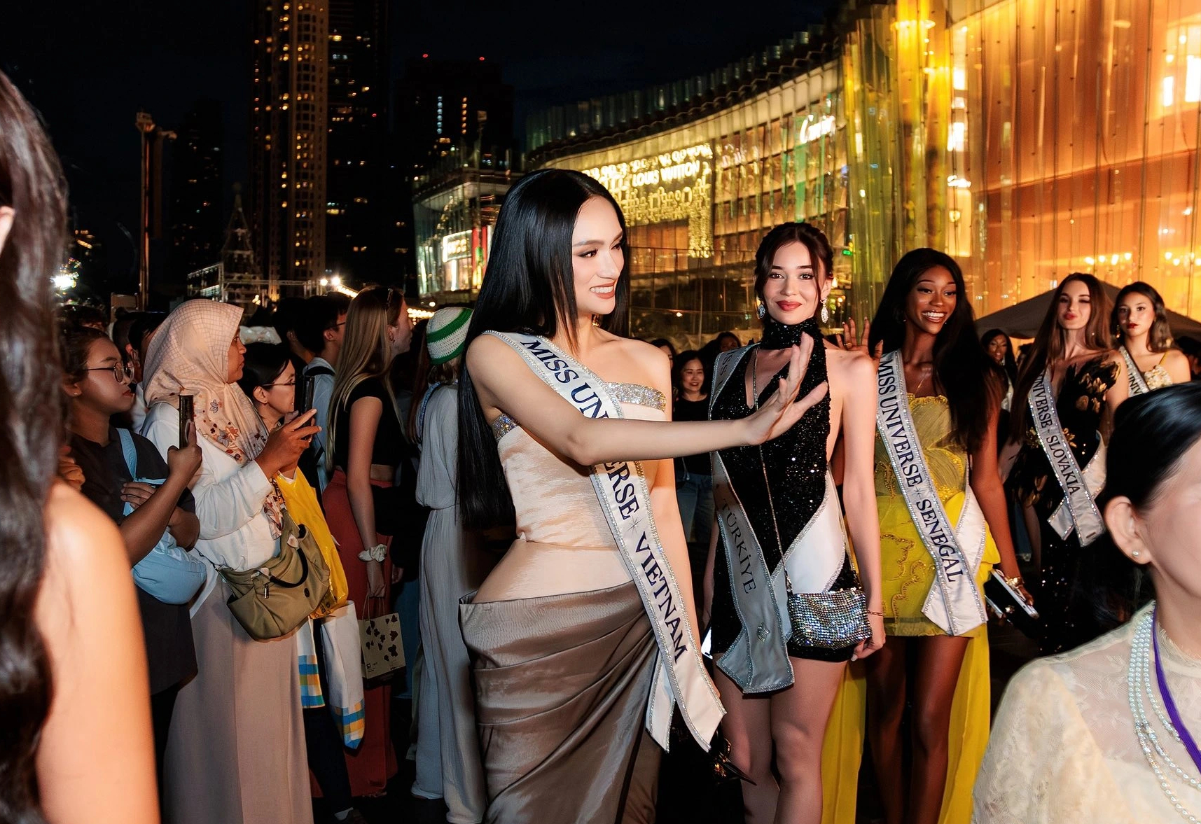 Hương Giang 'chinh chiến' ra sao giữa tình trạng rối ren ở Hoa hậu Hoàn vũ? - Ảnh 7.