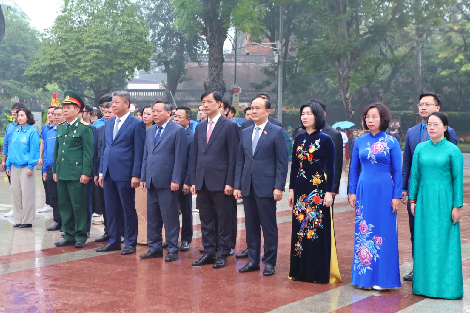 - Foto 1. - Ảnh 1.