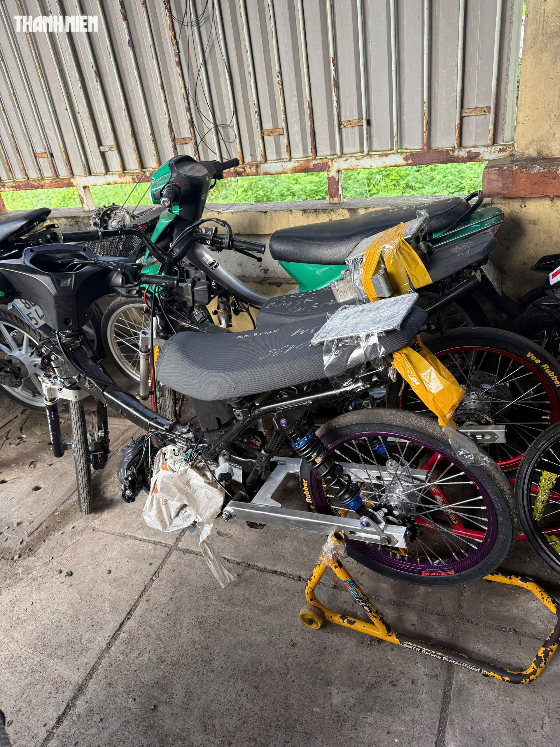 - Ảnh 4. - Ảnh 4.