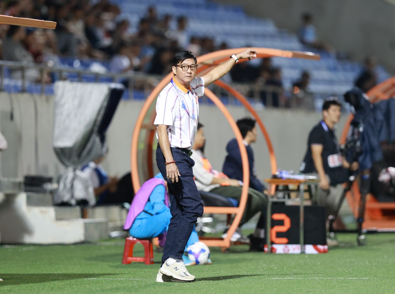 'Gà son' trẻ Văn Bình tỏa sáng đúng lúc cho CLB Công an TP.HCM- Ảnh 3. 'Gà son' trẻ Văn Bình tỏa sáng đúng lúc cho CLB Công an TP.HCM- Ảnh 3.