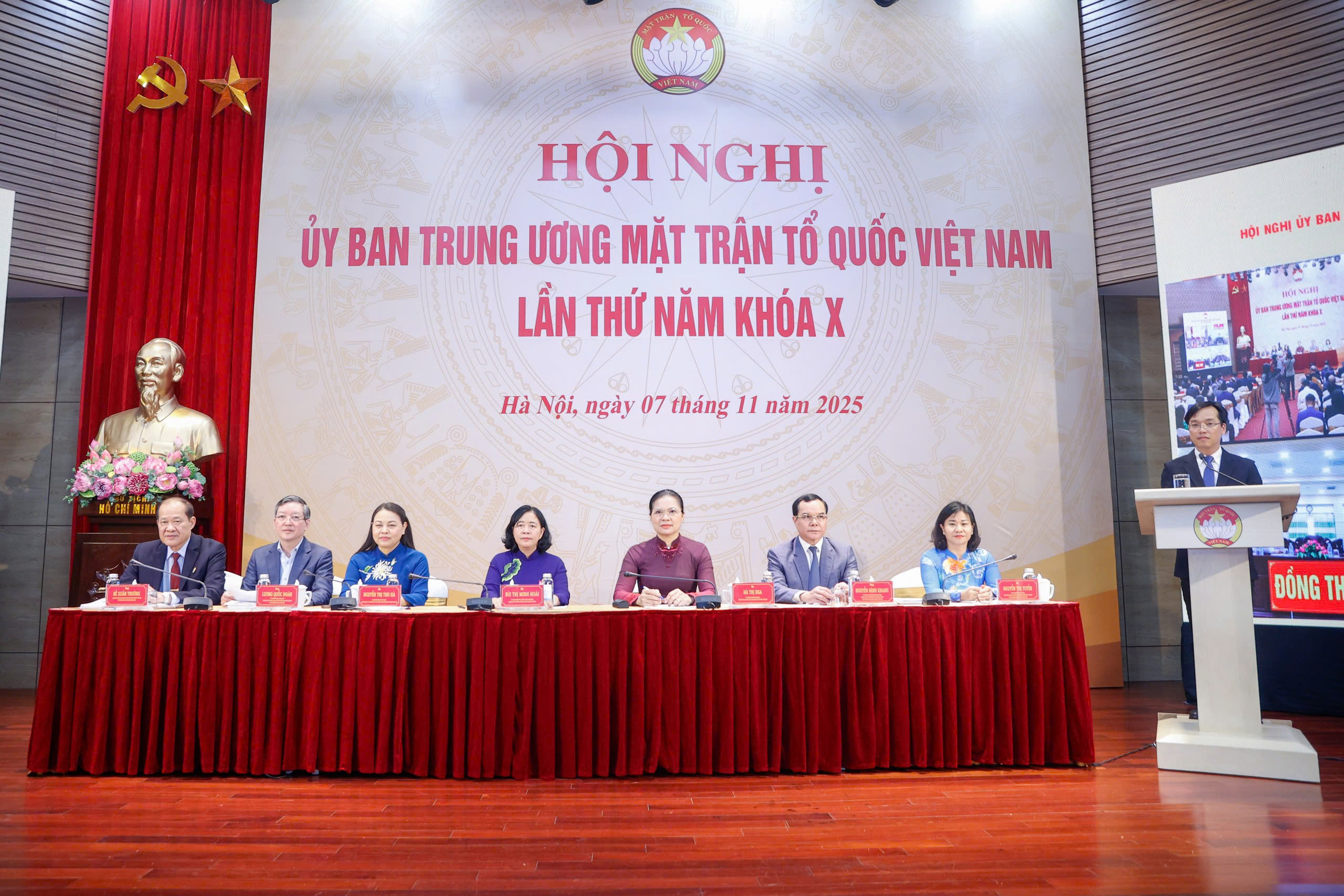 Voorstel om academische ranglijsten af te schaffen om het prestatieprobleem in het Vietnamese onderwijs op te lossen - Foto 2. Kiến nghị bỏ xếp hạng học tập để giải quyết bệnh thành tích trong giáo dục Việt Nam - Ảnh 2.