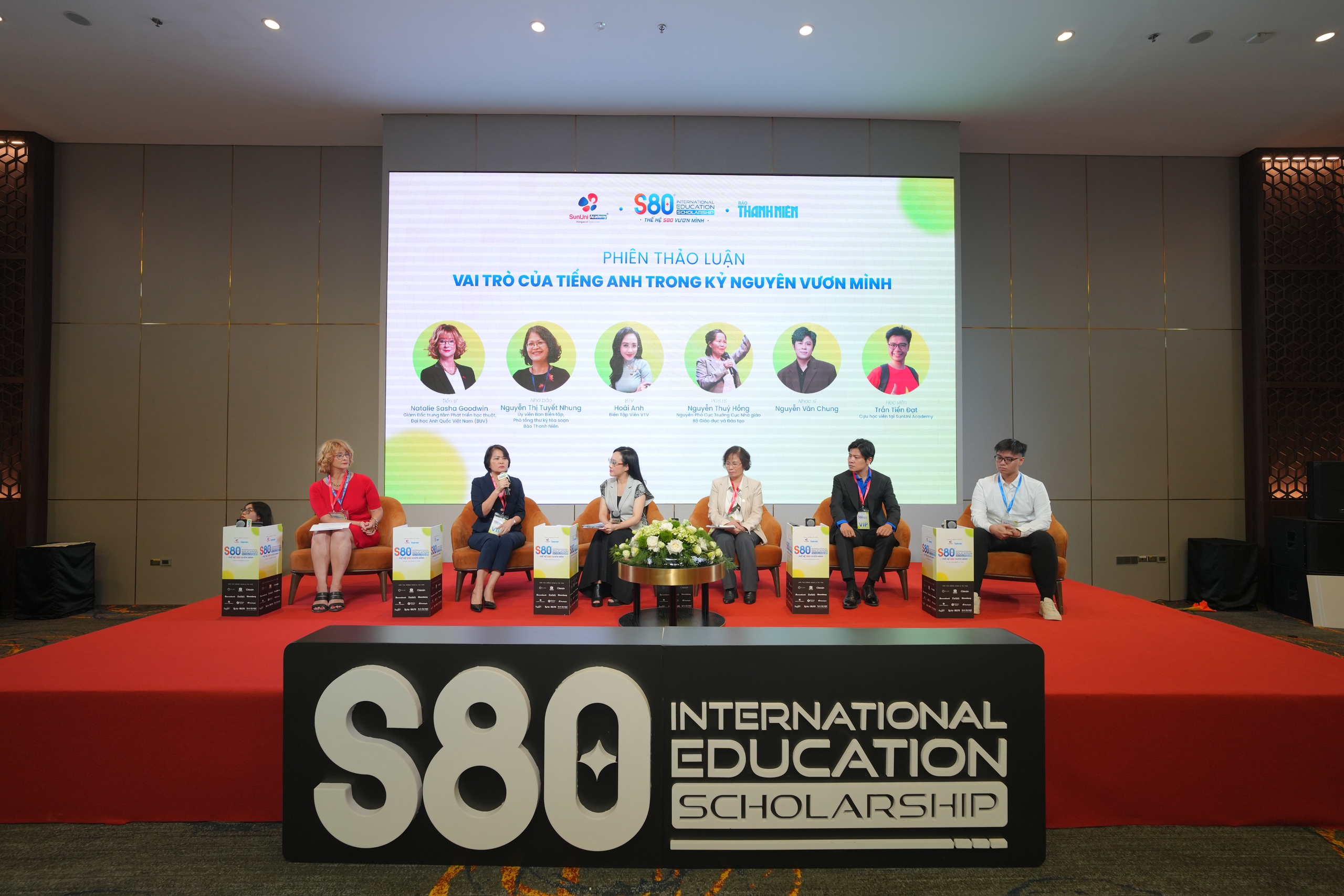 Nhạc sĩ Nguyễn Văn Chung: 'Mẹ buộc t&ocirc;i phải đi học tiếng Anh để sau n&agrave;y đổi đời'- Ảnh 2.