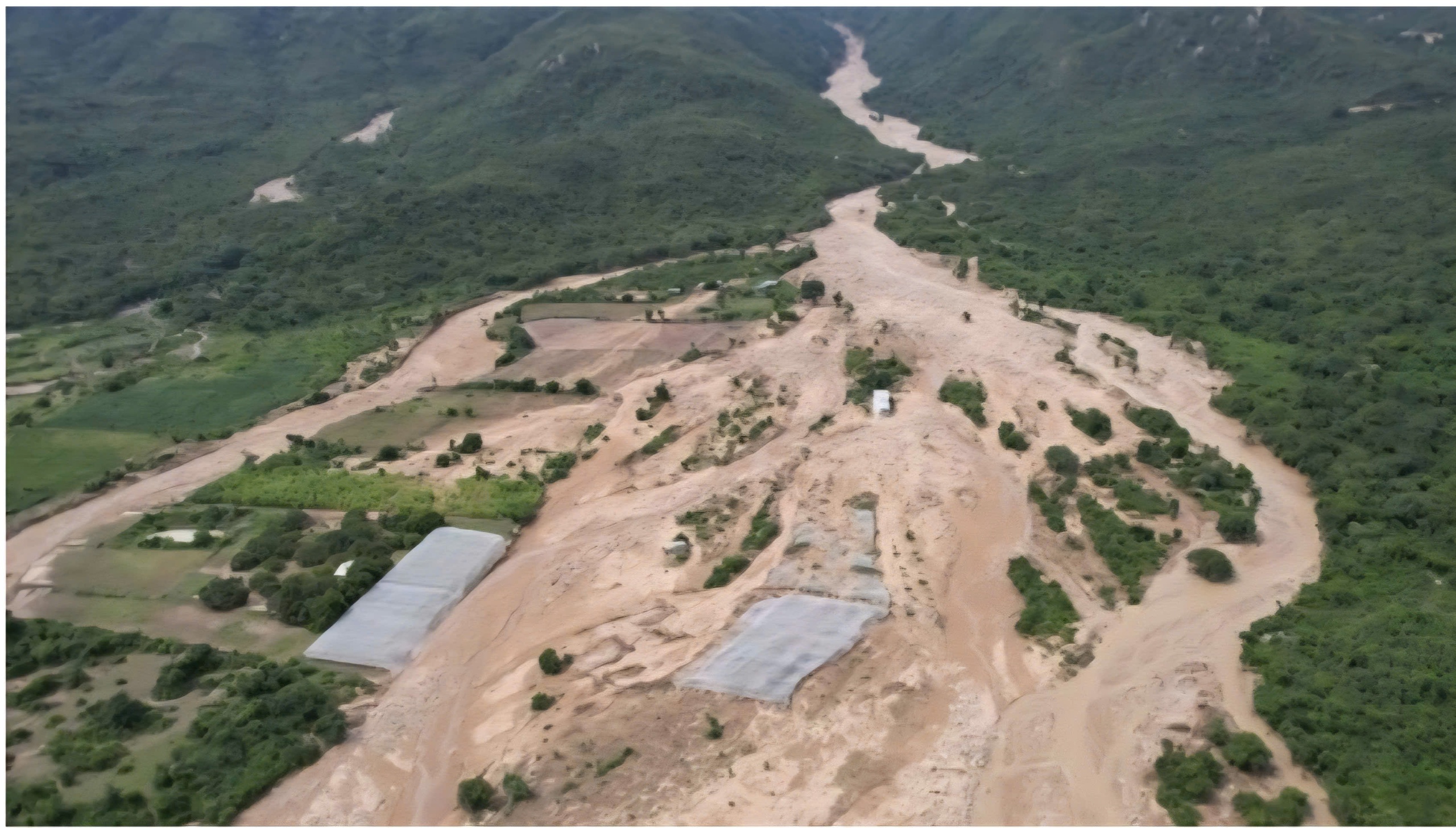 Công an đang vào cuộc làm rõ vụ vỡ hồ chứa nước Tuy Phong - Ảnh 1.
