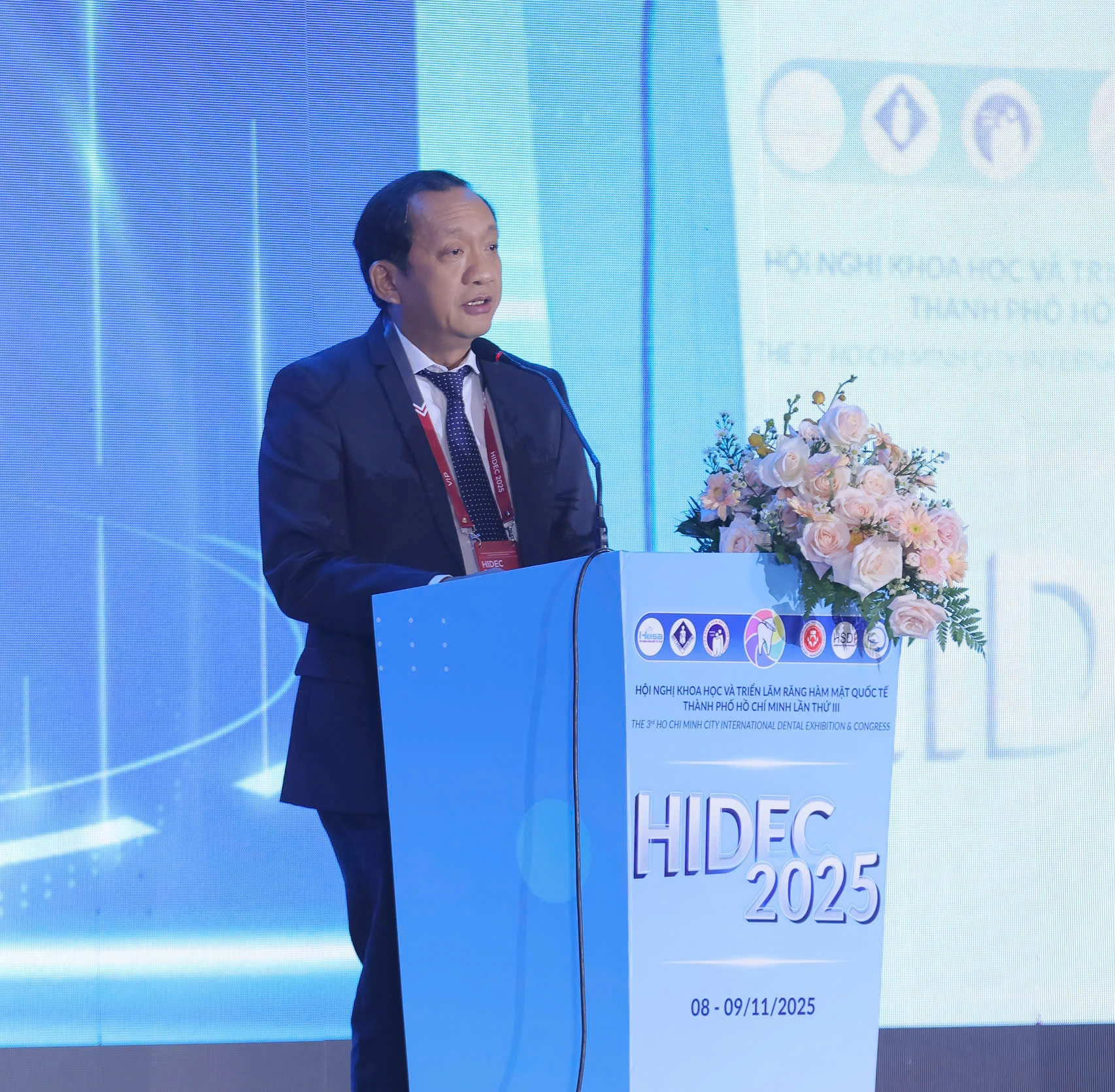 Ngành răng hàm mặt thu hút người bệnh nước ngoài - Ảnh 2.