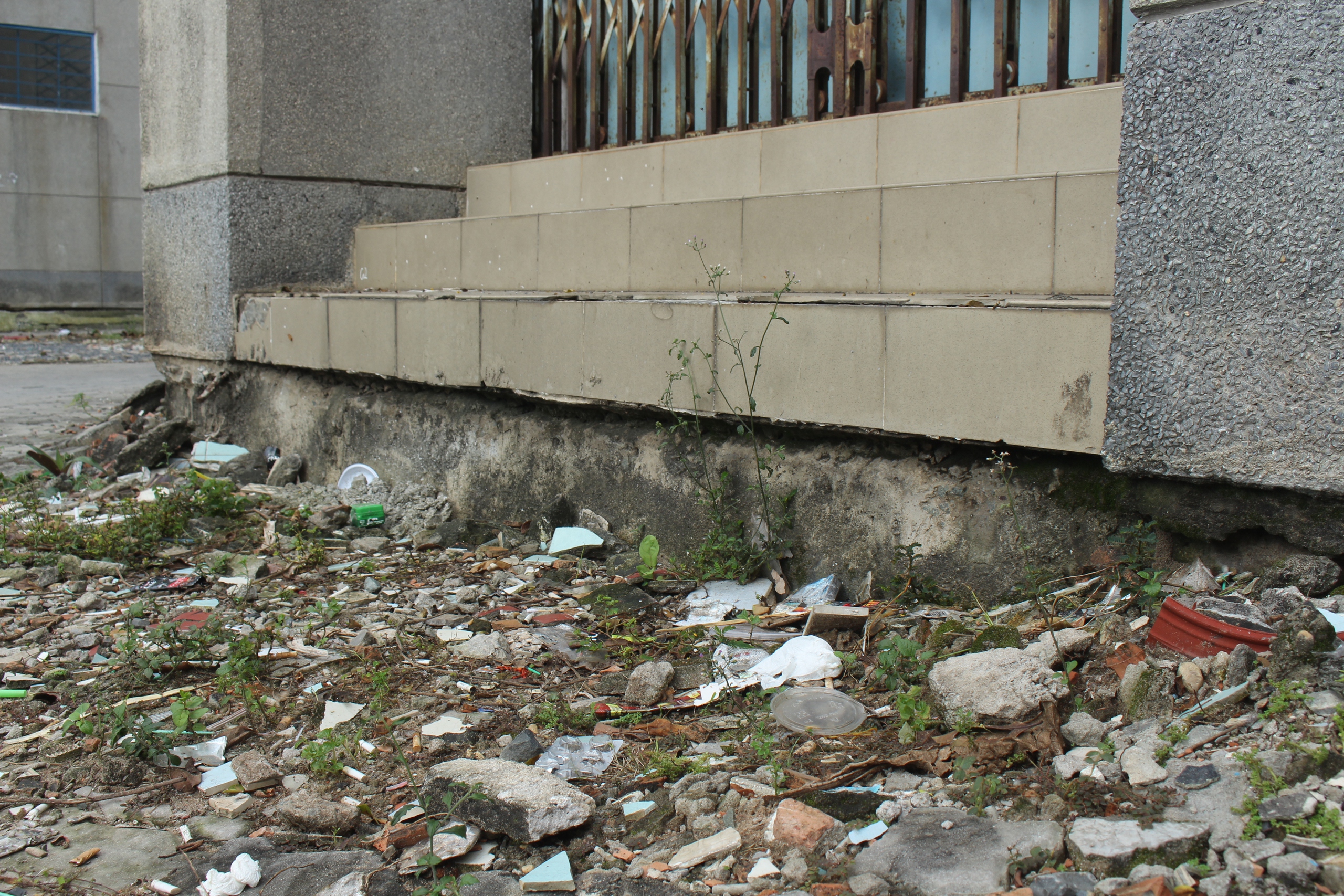 Phường lún nhanh nhất TP.HCM 'chìm' gần 1 mét: Nhiều nhà dân nứt tường, vỡ nền- Ảnh 4.