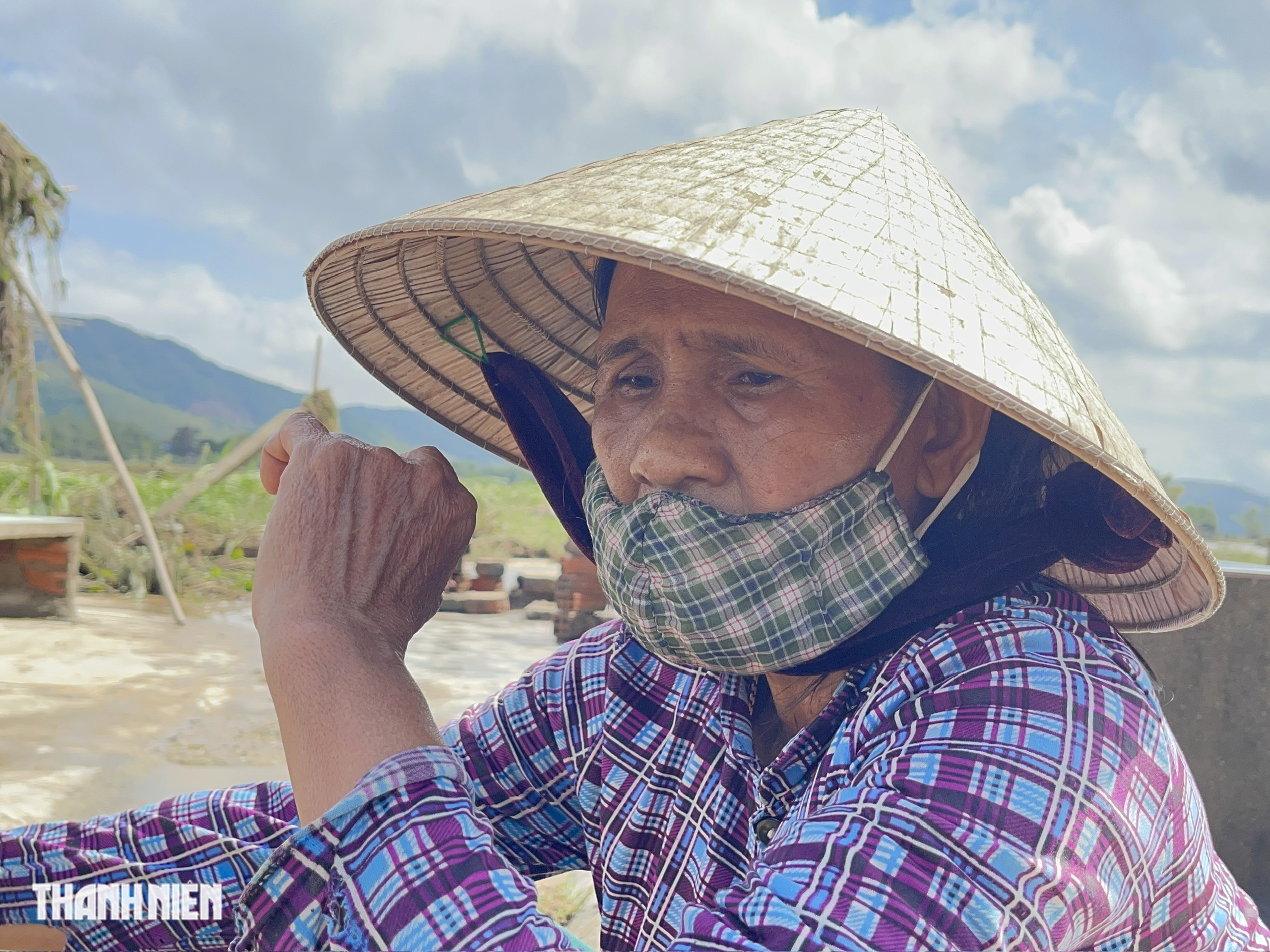 ‘Rốn lũ’ Đắk Lắk: Người dân oằn mình dọn rác sau bão - Ảnh 8.