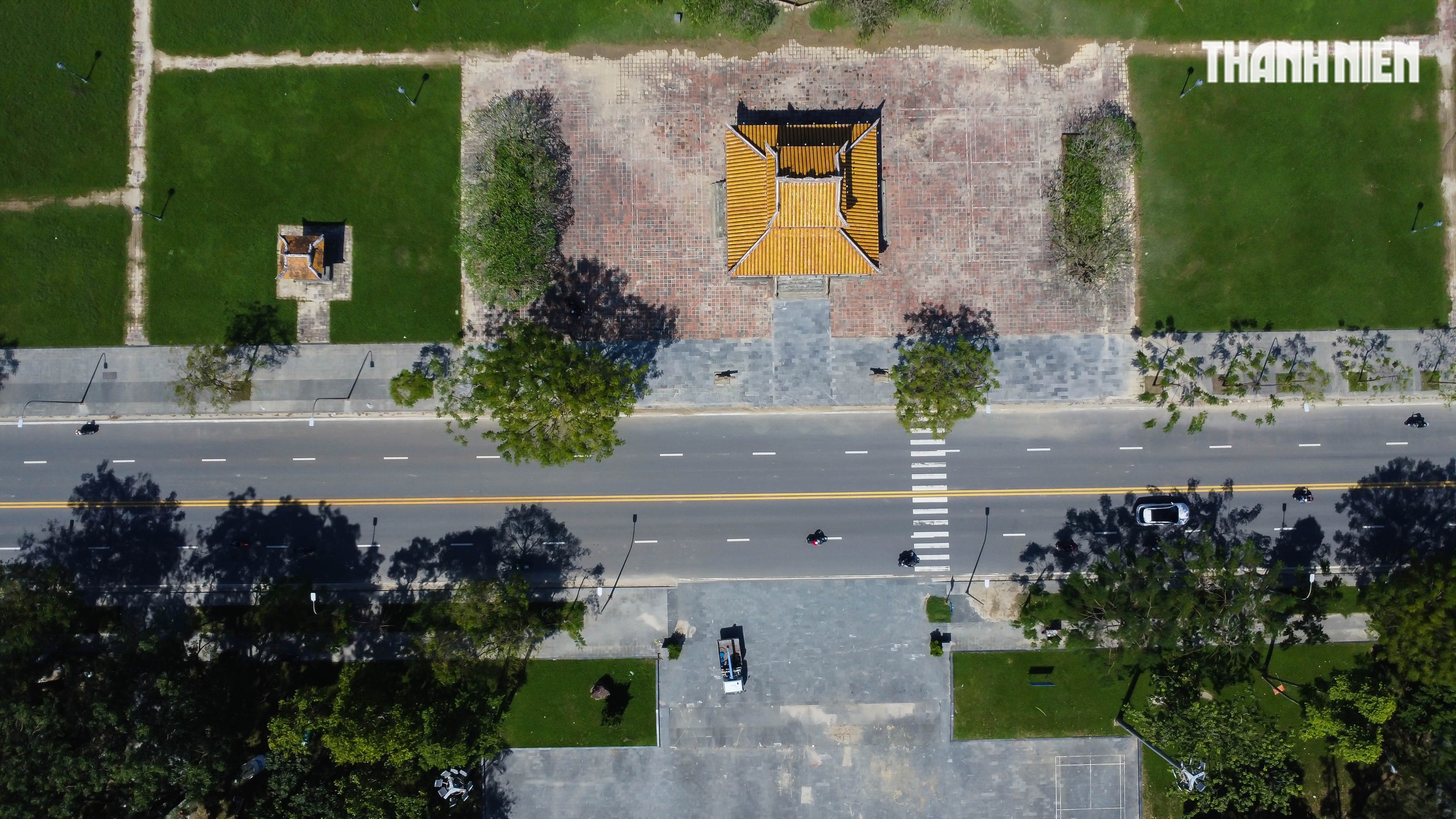 Huế sau lũ lịch sử: Nắng lên, lòng người phấn khởi - Ảnh 7.