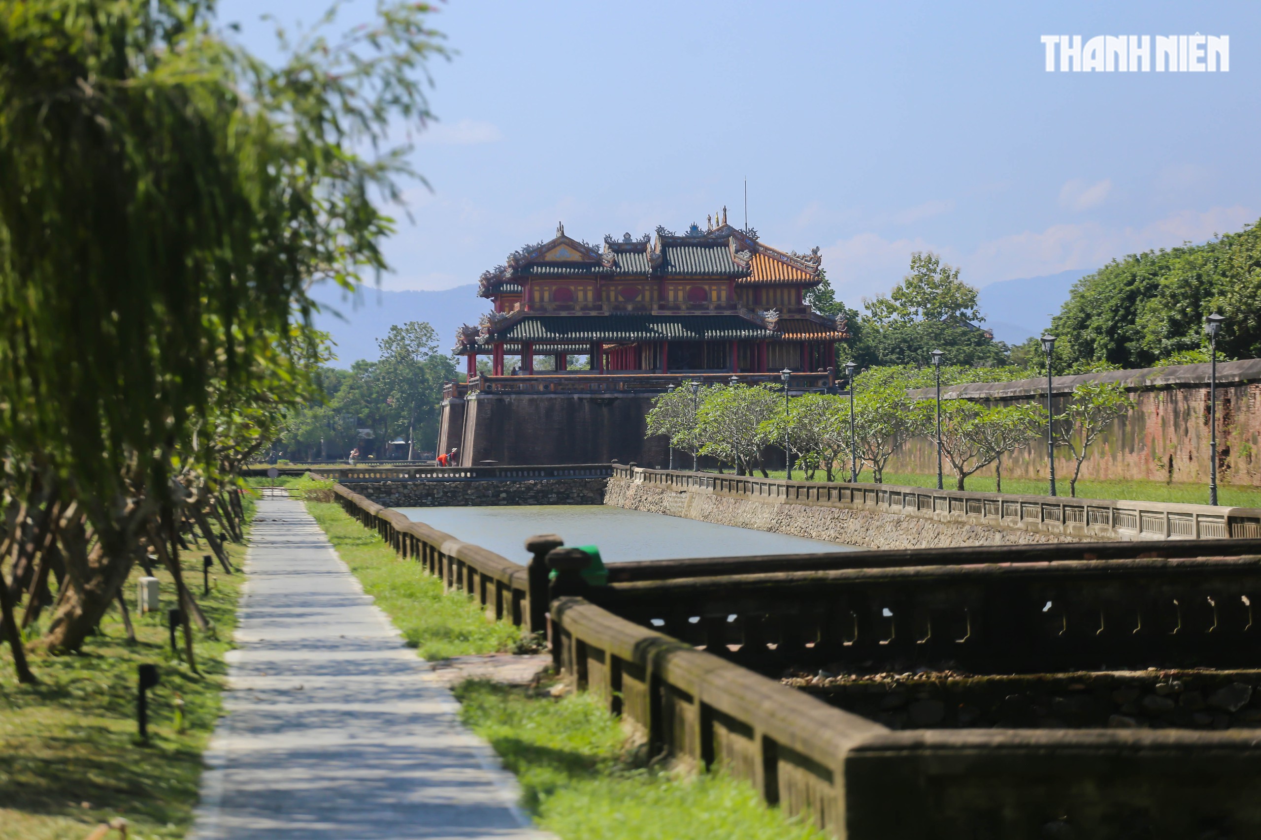 Huế sau lũ lịch sử: Nắng lên, lòng người phấn khởi - Ảnh 9.