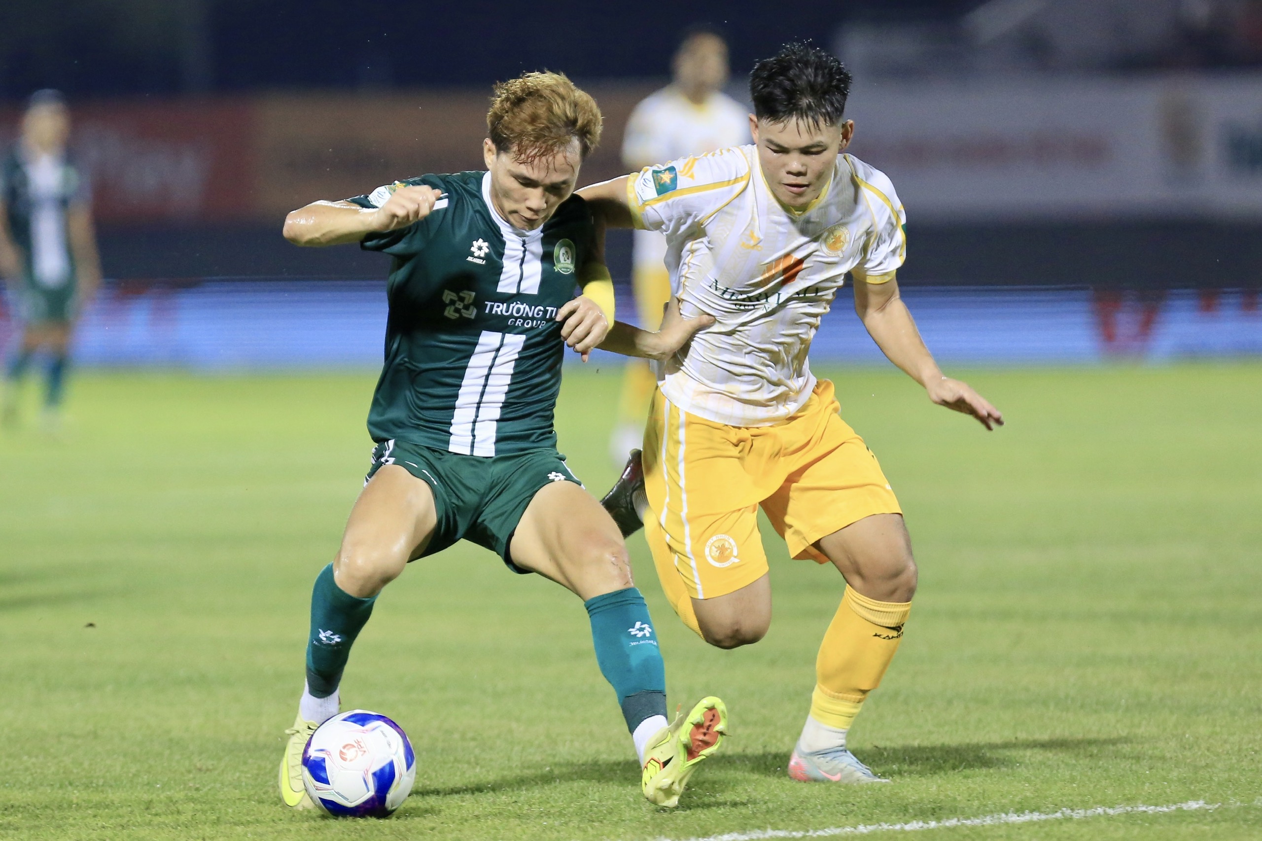 Trường Tươi Đồng Nai thắng sát nút Quy Nhơn: Cựu tiền đạo U.23 Việt Nam sắm vai người hùng- Ảnh 1.