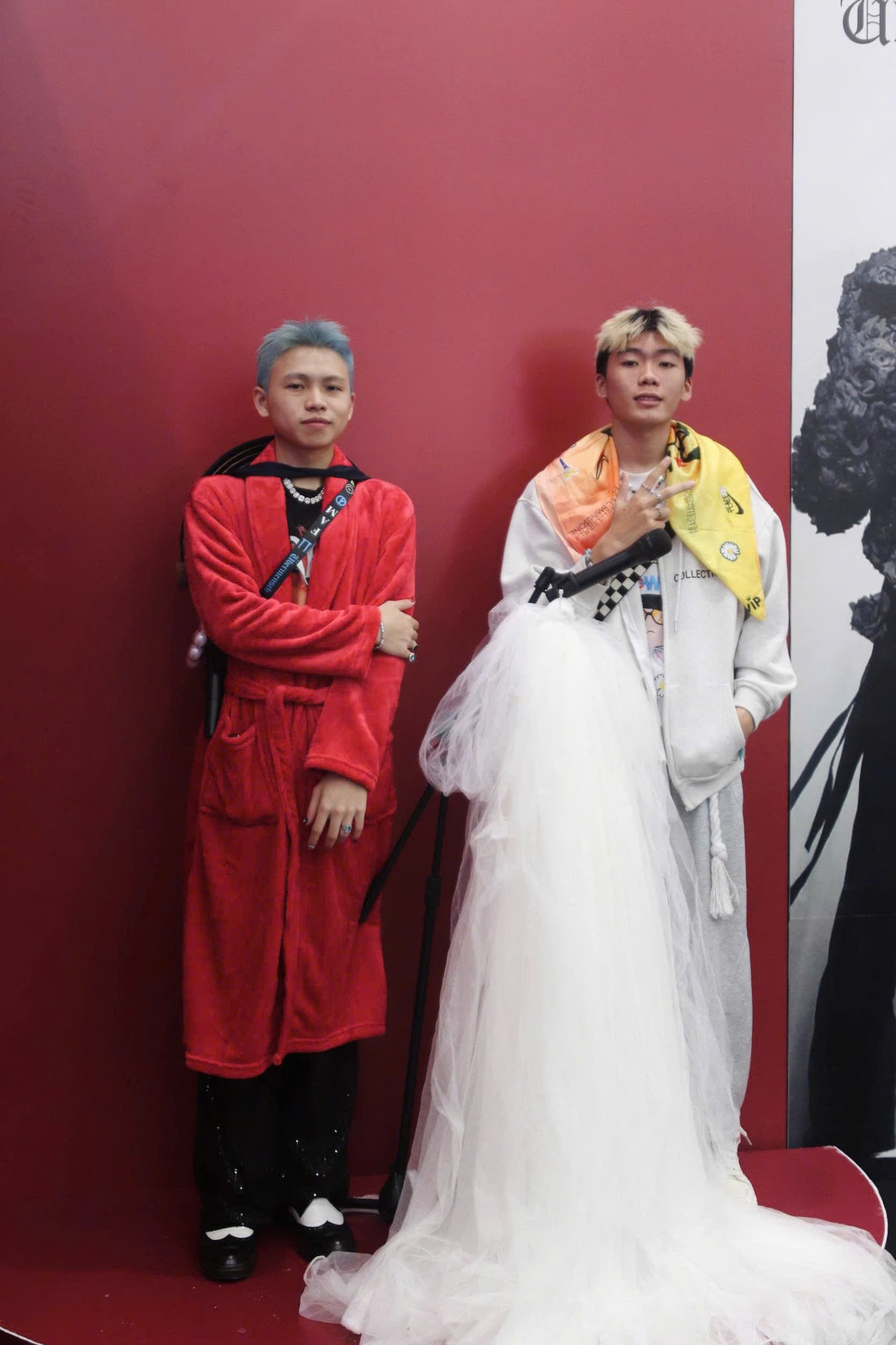 Fan mặc áo cưới, chạy như marathon vào show của G-Dragon - Ảnh 4.