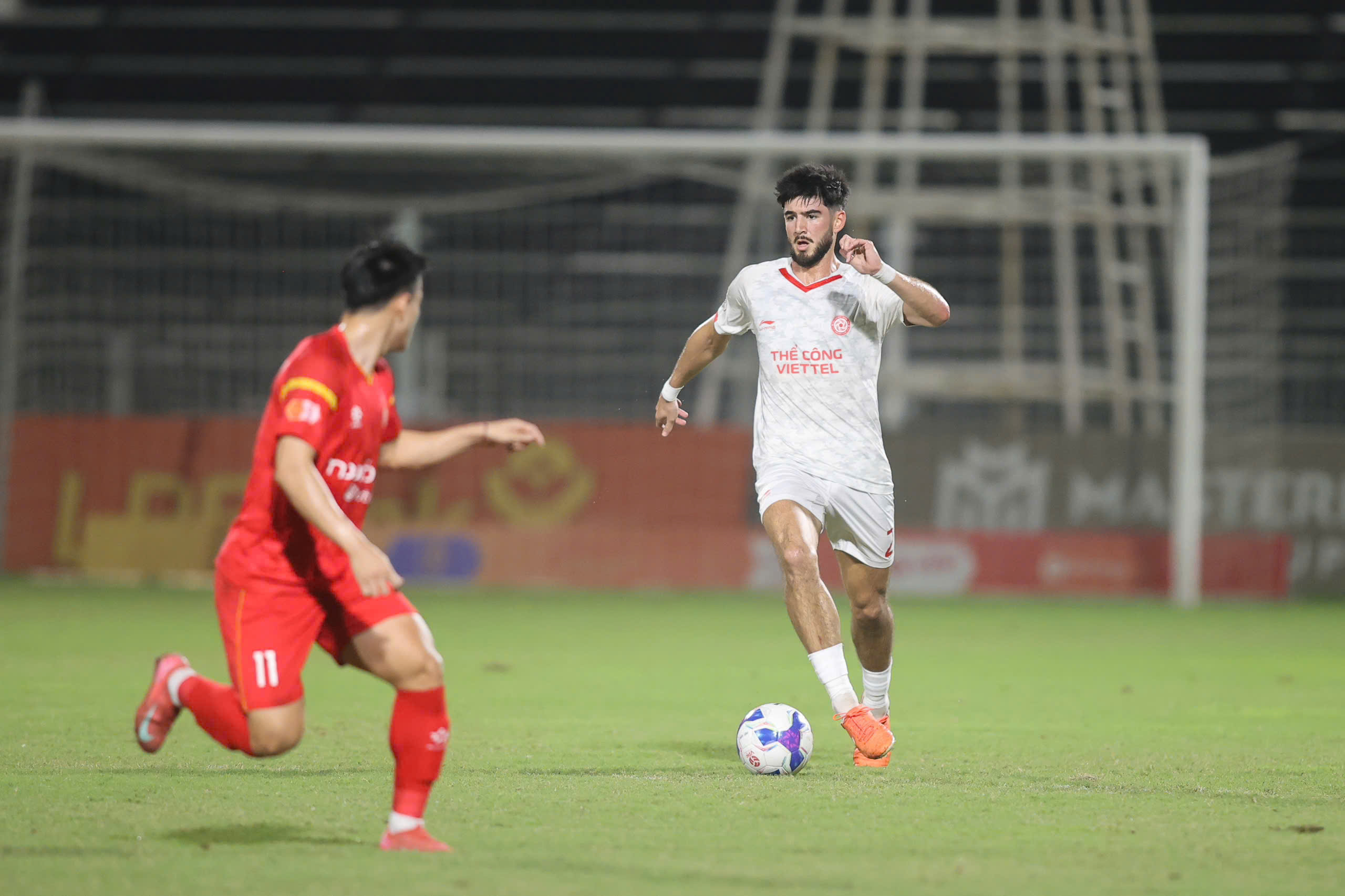 Bảng xếp hạng V-League mới nhất: PVF-CAND thoát đáy nhờ trận hòa cực hay Thể Công Viettel, HAGL chìm lỉm- Ảnh 2.