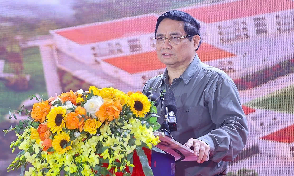 Premier start bouw van 72 internaats voor leerlingen in grensgebieden - Foto 2. Thủ tướng phát động khởi công xây dựng 72 trường nội trú cho học sinh vùng biên - Ảnh 2.