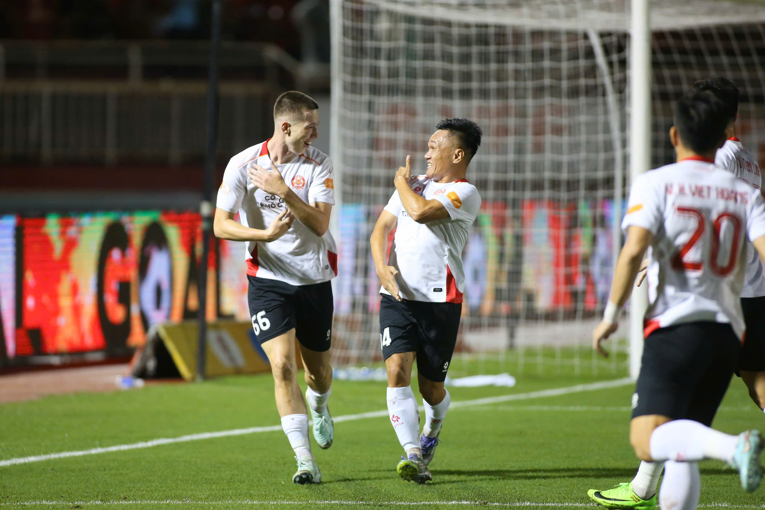 Ninh Bình ngược dòng khó tin, đánh bại đội CA TP.HCM: Hoàng Đức tuyệt hay, trận đấu cực đỉnh!- Ảnh 1.