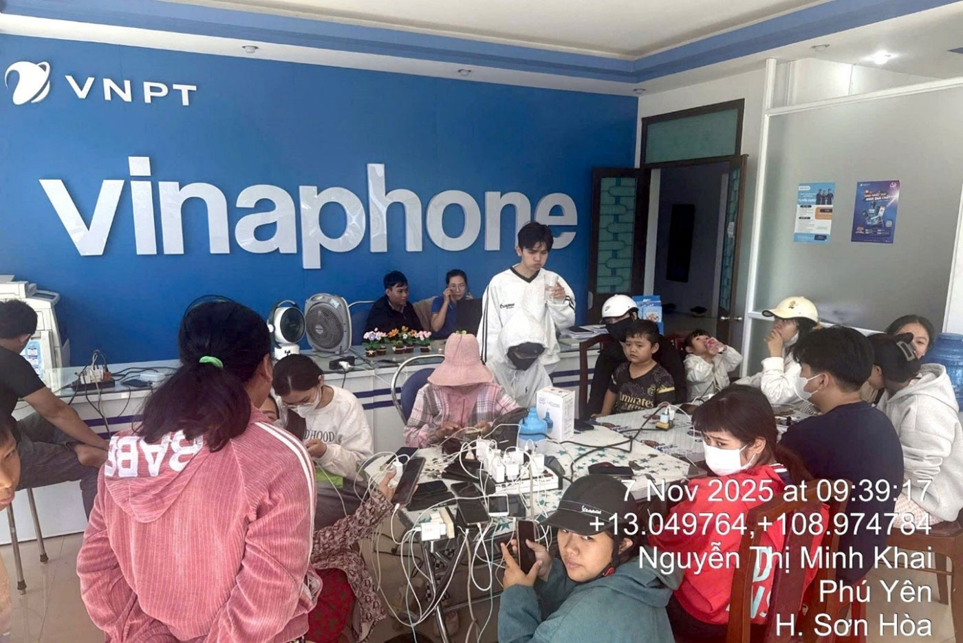 Người VNPT giữ vững mạch kết nối, nối liền yêu thương- Ảnh 2. Người VNPT giữ vững mạch kết nối, nối liền yêu thương- Ảnh 2.