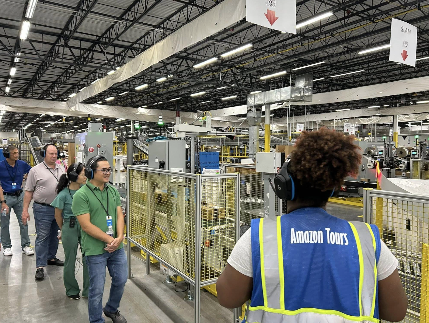 Trái tim của 'đế chế' Amazon: Người Việt ở Mỹ kể chuyện lần đầu bước vào bên trong- Ảnh 7. Trái tim của 'đế chế' Amazon: Người Việt ở Mỹ kể chuyện lần đầu bước vào bên trong- Ảnh 7.