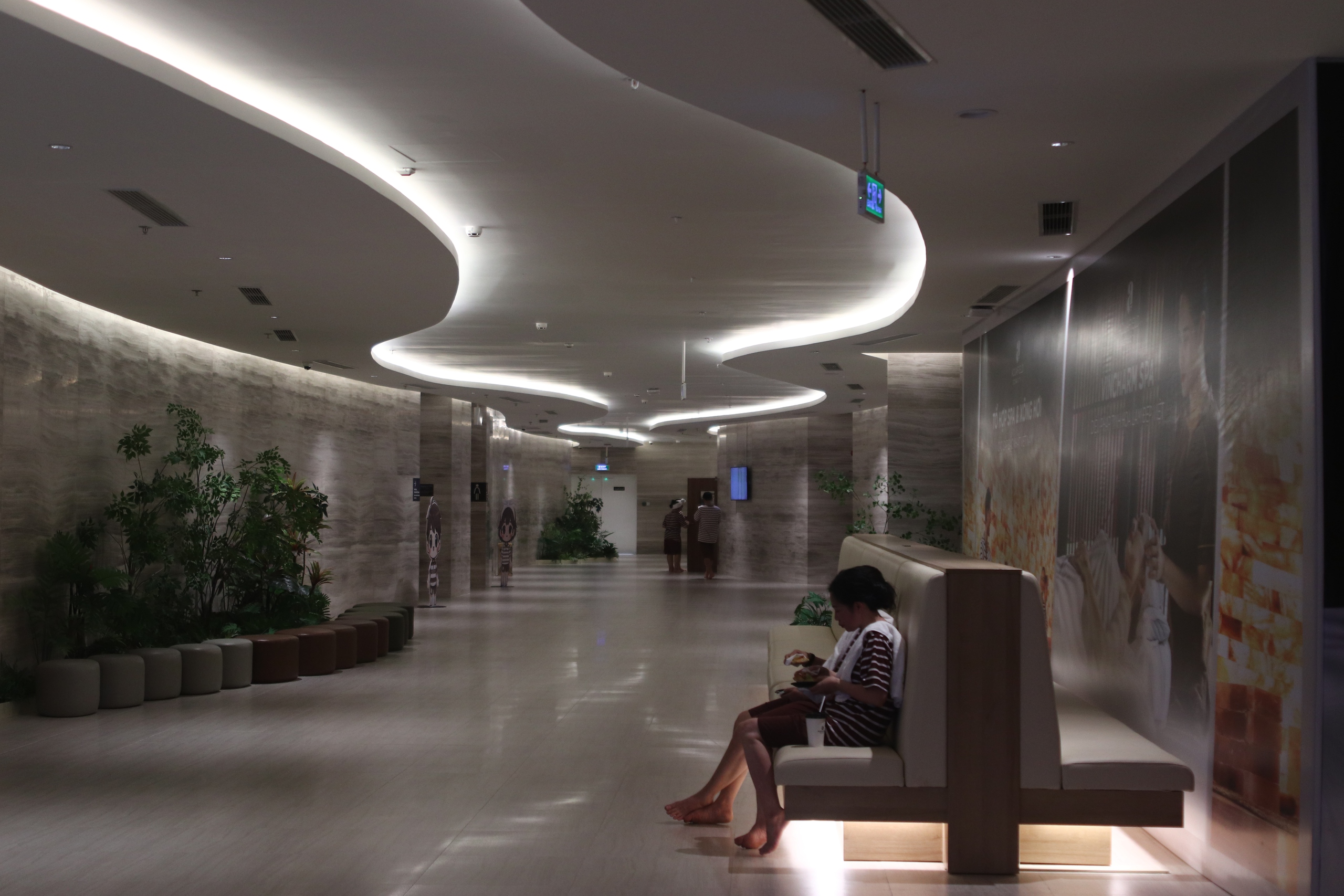 Dịch vụ ăn uống, thư giãn xuyên đêm phục vụ hàng chục ngàn fan G-Dragon - Ảnh 3.