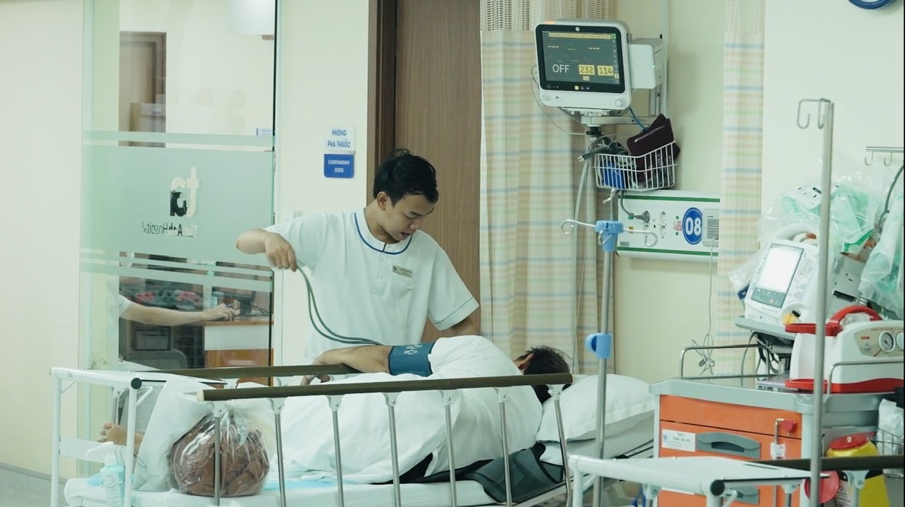 Số người nhập viện do nghi ngộ độc bánh mì ở TP.HCM tiếp tục tăng- Ảnh 1. Số người nhập viện do nghi ngộ độc bánh mì ở TP.HCM tiếp tục tăng- Ảnh 1.