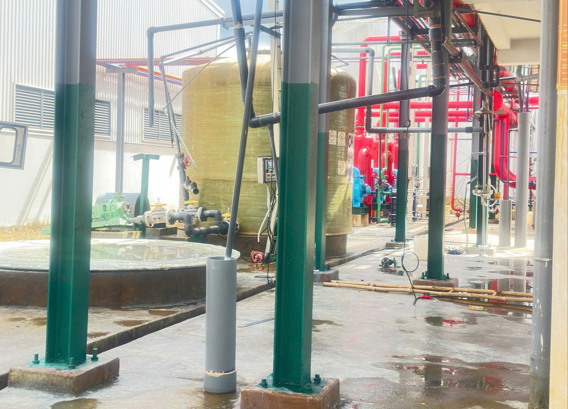 Nổ bình hơi làm 2 công nhân thiệt mạng tại một công ty ở Lâm Đồng - Ảnh 1.