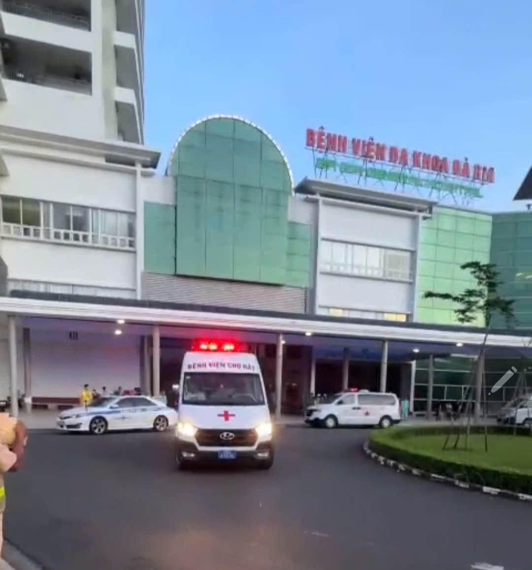 TP.HCM: Thần tốc chuyển nội tạng nam thanh niên chết não cho 4 bệnh viện cứu người- Ảnh 1.