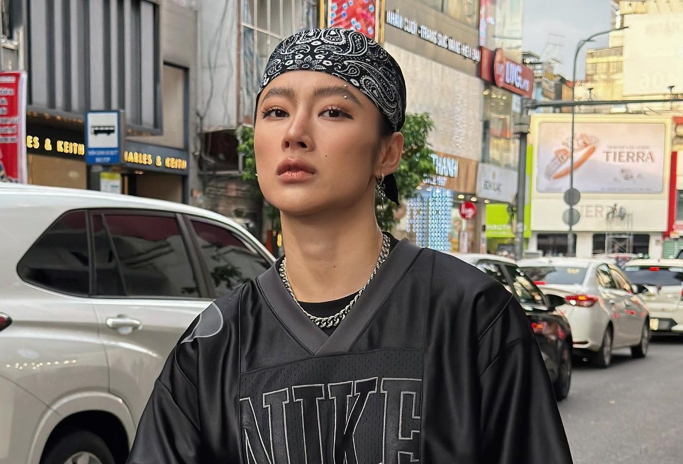 - Ảnh 1. Angela Phương Trinh lại gây tranh cãi - Ảnh 1.