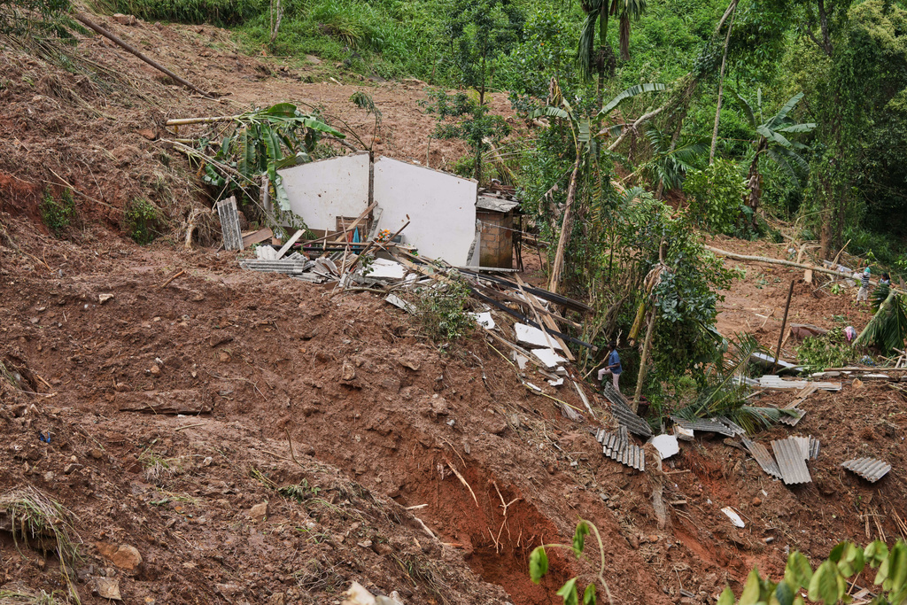 Số người chết do lũ lụt châu Á vượt 1.100 người, quân đội vào cuộc - Ảnh 2.