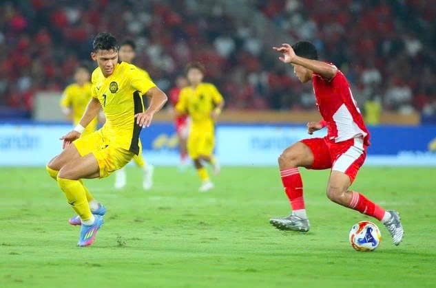 ទូរទស្សន៍រាប់សិបផ្សាយការប្រកួត U.23 វៀតណាម ប៉ះឡាវ និងម៉ាឡេស៊ី៖ តើគូប្រកួតខ្លាំង ឬខ្សោយ? - រូបថត ៣. Lộ diện ‘hàng tá’ kênh phát U.23 Việt Nam đấu Lào và Malaysia: Đối thủ mạnh, yếu thế nào ?- Ảnh 3.