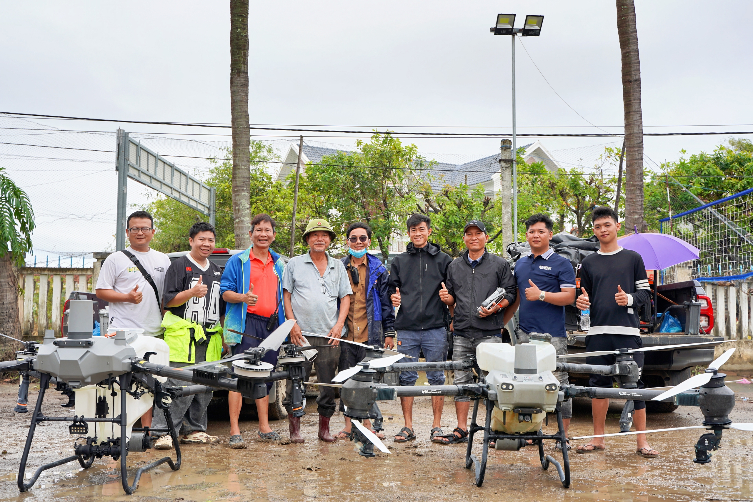 Nhóm drone đi cứu trợ lần 2: Thêm 1 điều người ở vùng lũ cần lúc này  - Ảnh 4.