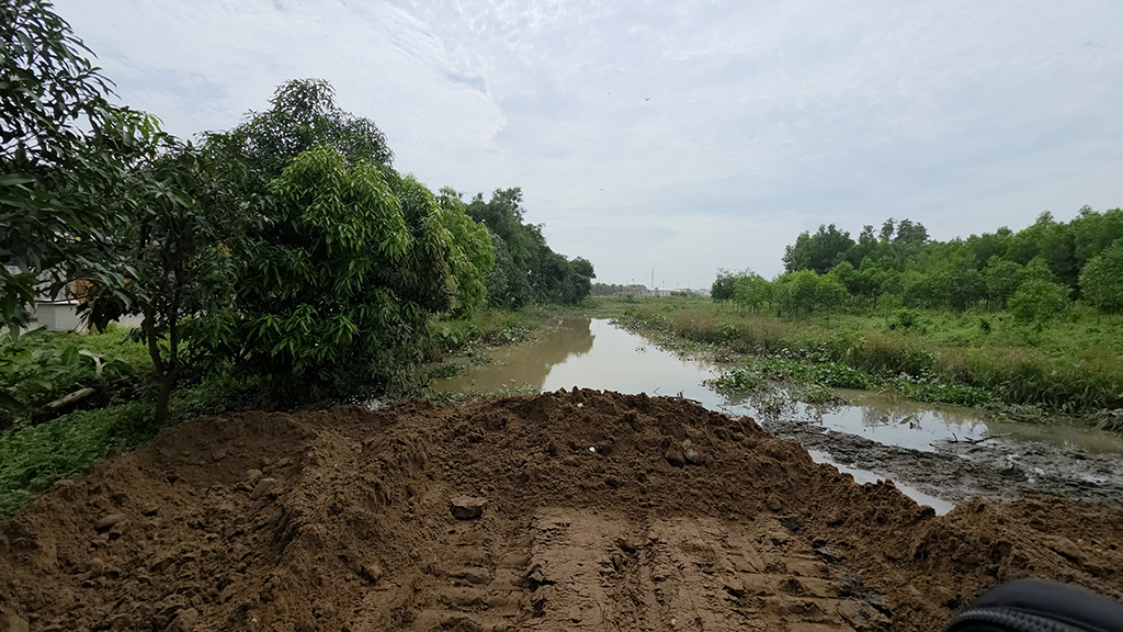 Thâm nhập 'đại công trường' san lấp trái phép: San lấp vô tội vạ - Ảnh 6.