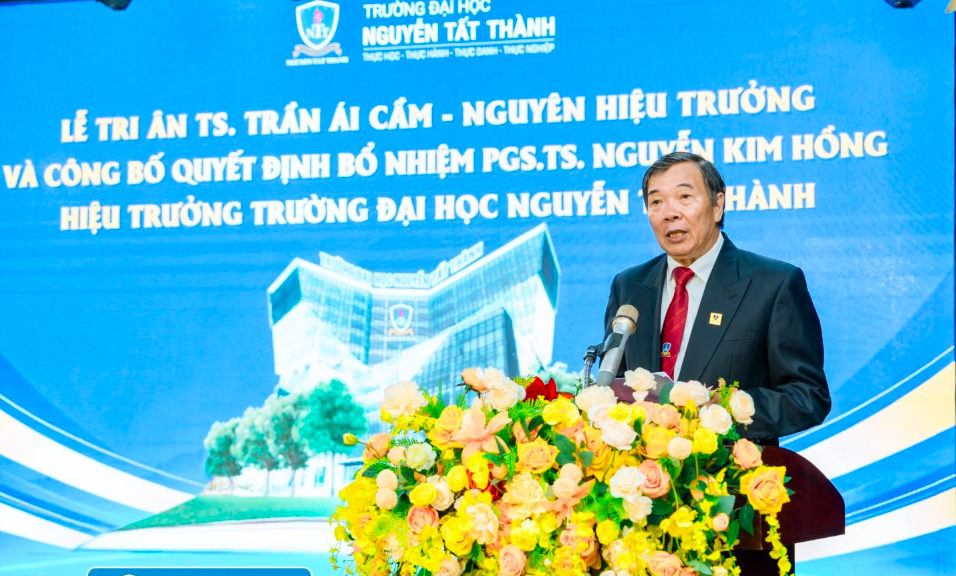 Nguyên hiệu trưởng một trường sư phạm làm hiệu trưởng Trường ĐH Nguyễn Tất Thành - Ảnh 2.