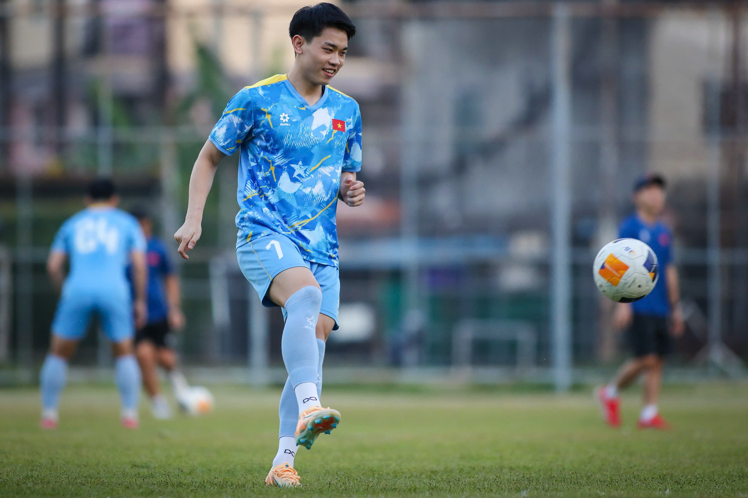 Sếp lớn VFF nói điều bất ngờ tại đất Thái, U.23 Việt Nam chờ thắng Lào và còn hơn thế nữa…- Ảnh 3. Sếp lớn VFF nói điều bất ngờ tại đất Thái, U.23 Việt Nam chờ thắng Lào và còn hơn thế nữa…- Ảnh 3.