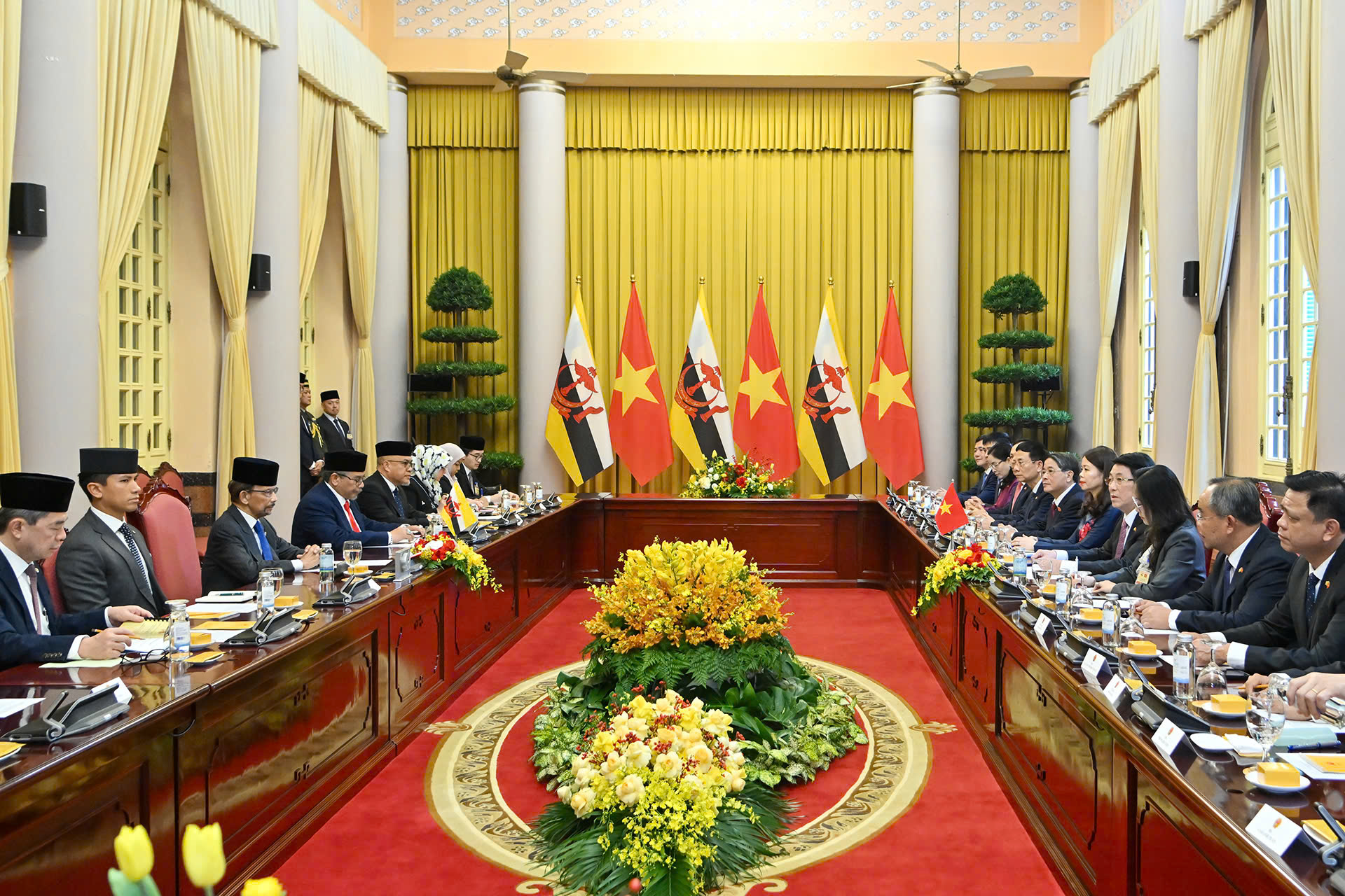 Chủ tịch nước Lương Cường chủ trì lễ đón Quốc vương Brunei tại Việt Nam - Ảnh 4. Chủ tịch nước Lương Cường chủ trì lễ đón Quốc vương Brunei tại Việt Nam - Ảnh 4.