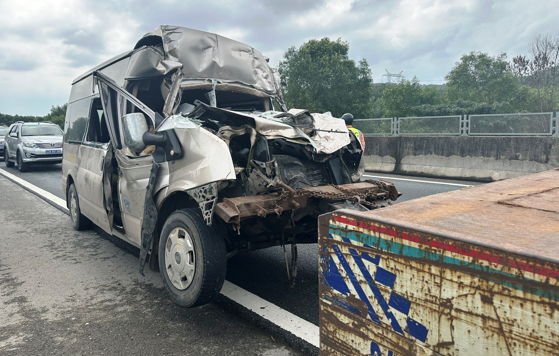 Tai nạn trên cao tốc Đà Nẵng - Quảng Ngãi:Thông tin bất ngờ về 2 tài xế- Ảnh 1.