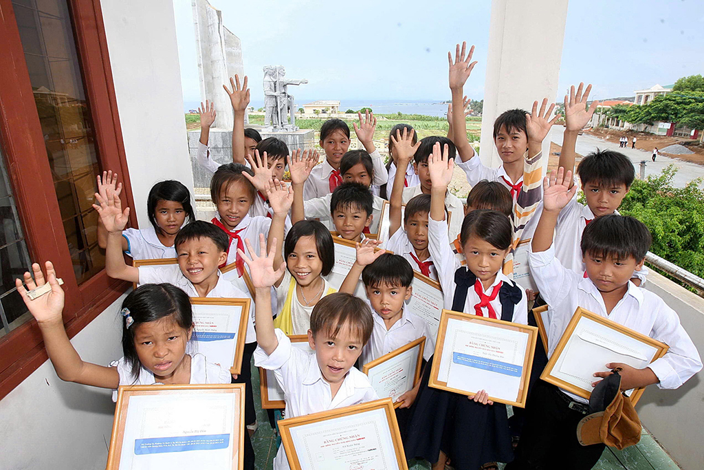 Đồng hành cùng ngư dân trẻ ra khơi: Giấc mơ biển đảo và trách nhiệm cộng đồng - Ảnh 3. Đồng hành cùng ngư dân trẻ ra khơi: Giấc mơ biển đảo và trách nhiệm cộng đồng - Ảnh 3.