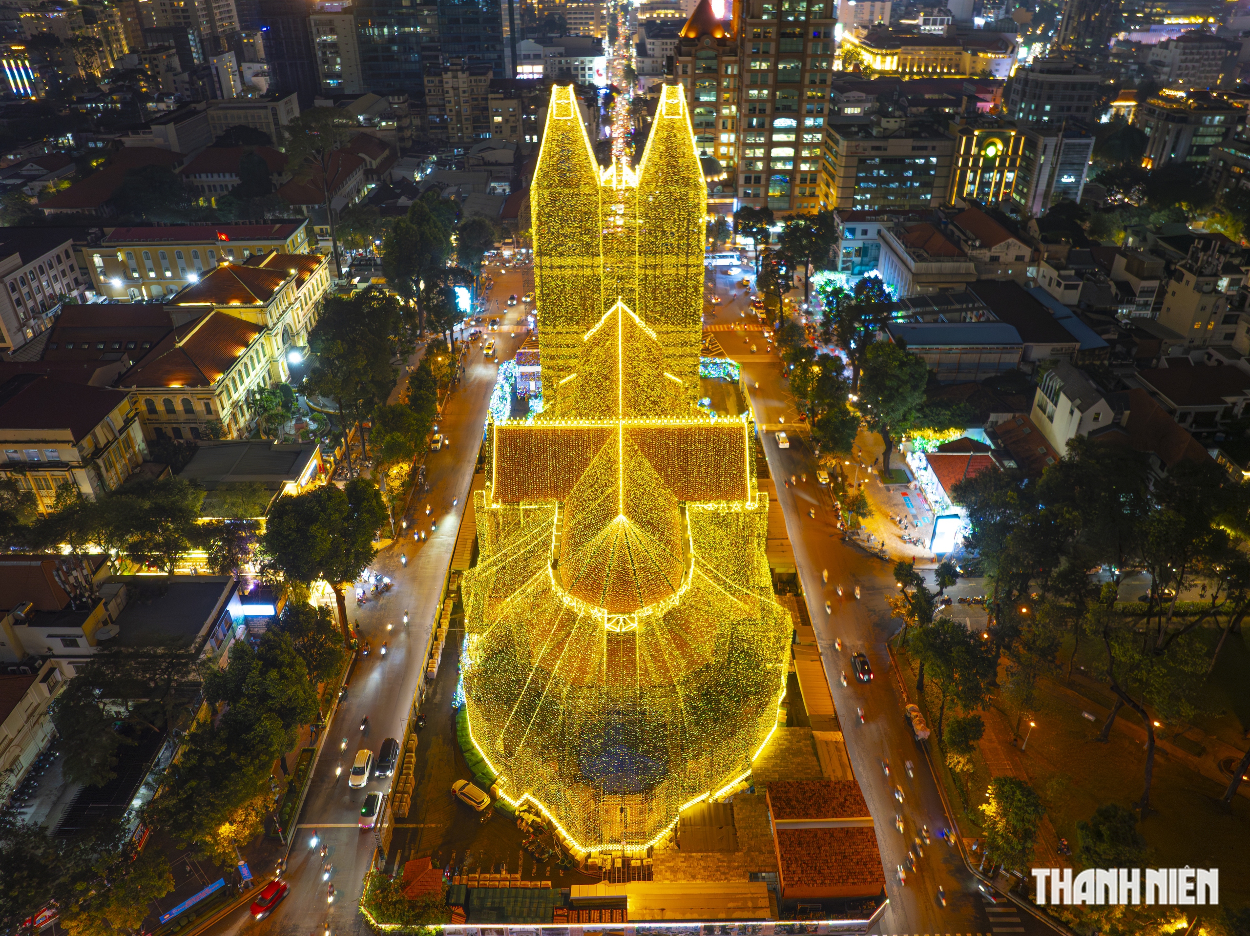 Nhà thờ Đức Bà Sài Gòn khi nào mới trùng tu xong? - Ảnh 1.