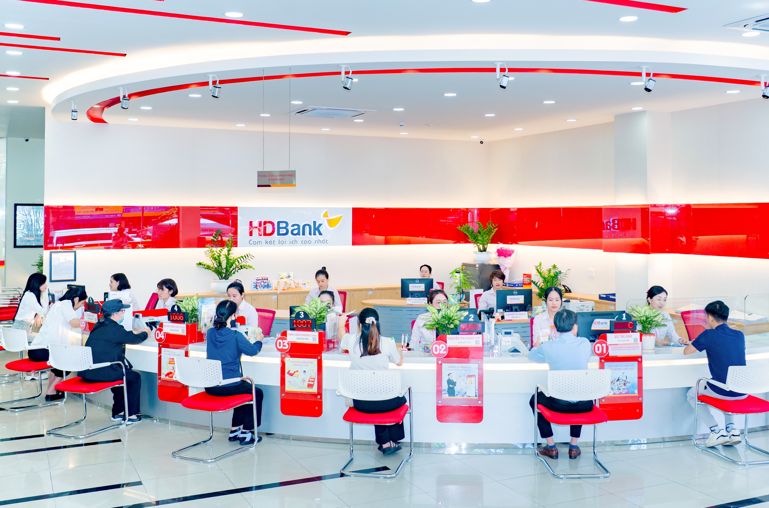 HDBank chốt quyền chia gần 30% cổ tức và cổ phiếu thưởng vào ngày 19.12 - Ảnh 1.